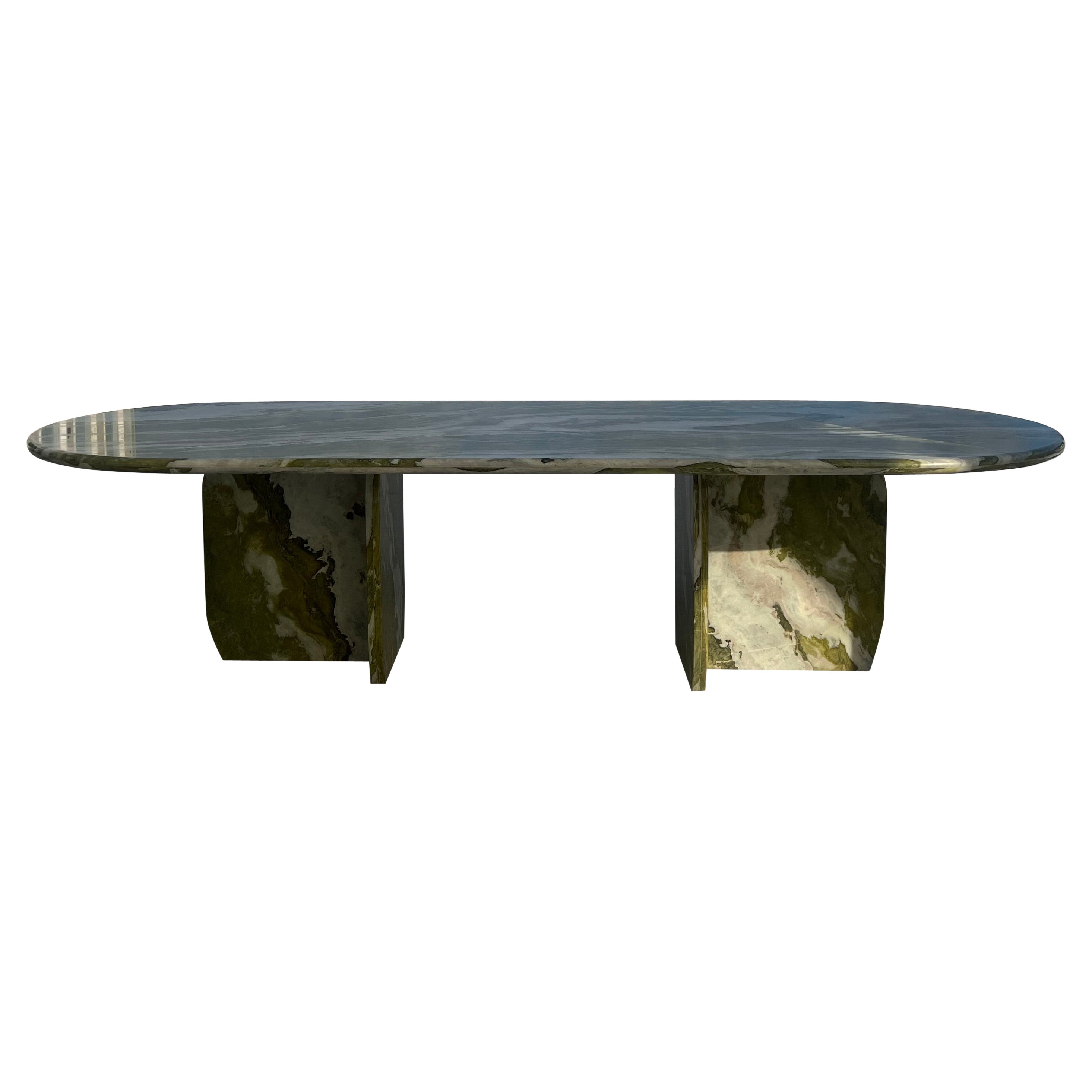 Grande table à manger ovale en marbre vert par MY HABITAT DESIGN en vente