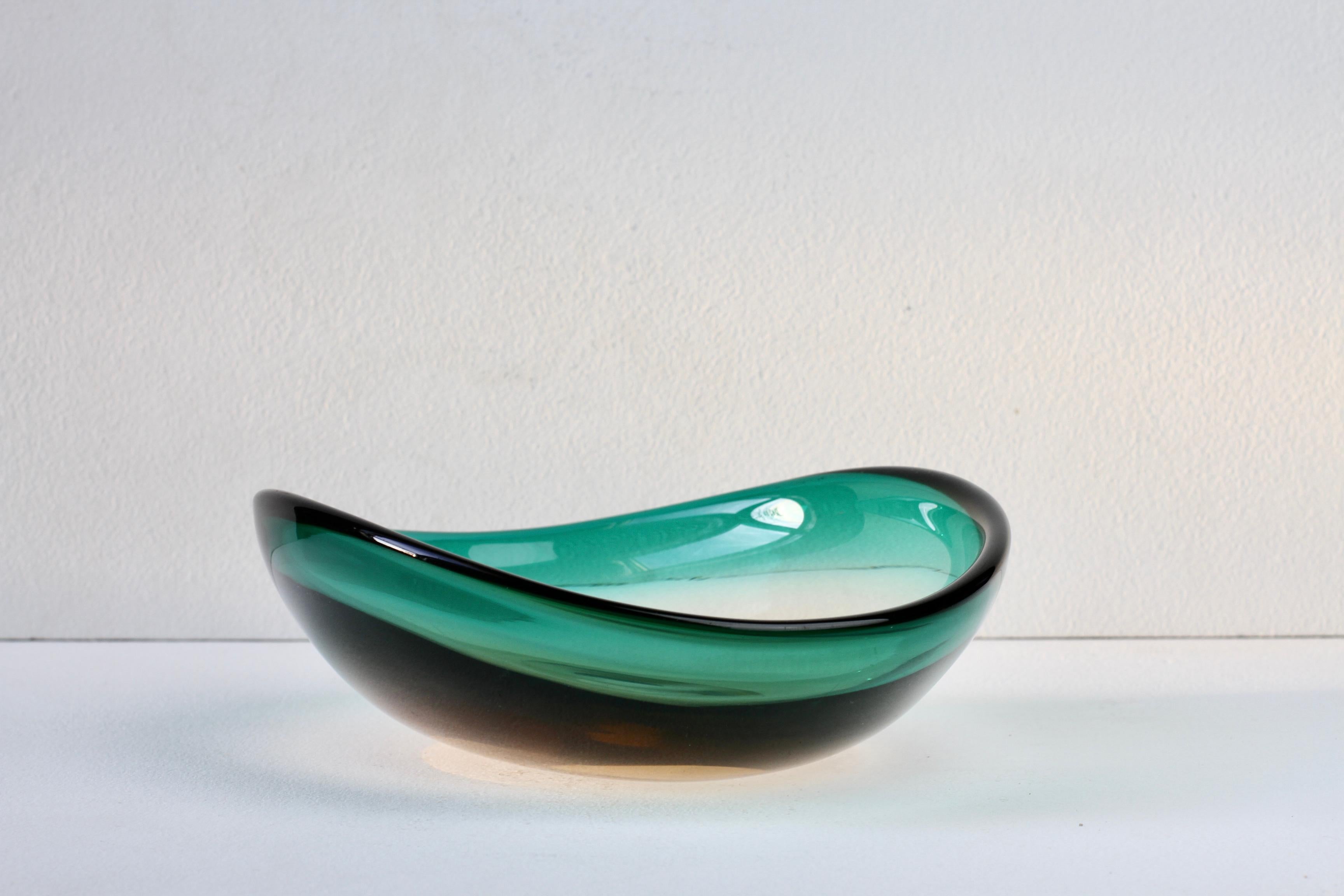 Mid-Century moderno Grande piatto in vetro di Murano verde Flavio Poli per Seguso d'Arte Attribuito C.C. 1960 in vendita