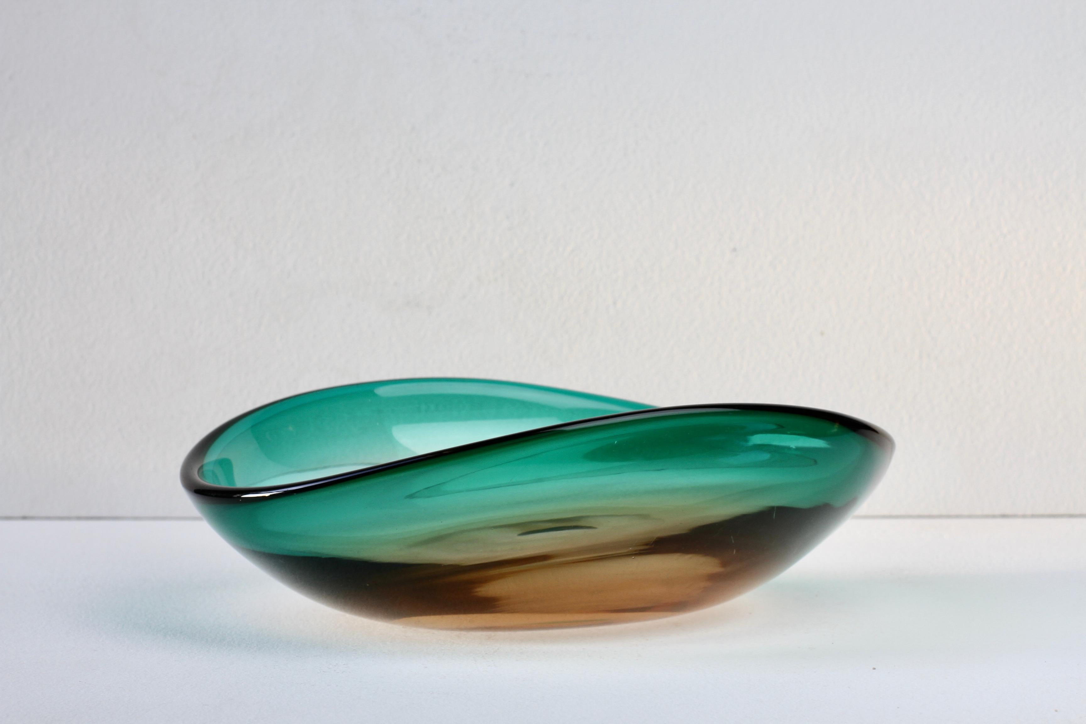 XX secolo Grande piatto in vetro di Murano verde Flavio Poli per Seguso d'Arte Attribuito C.C. 1960 in vendita