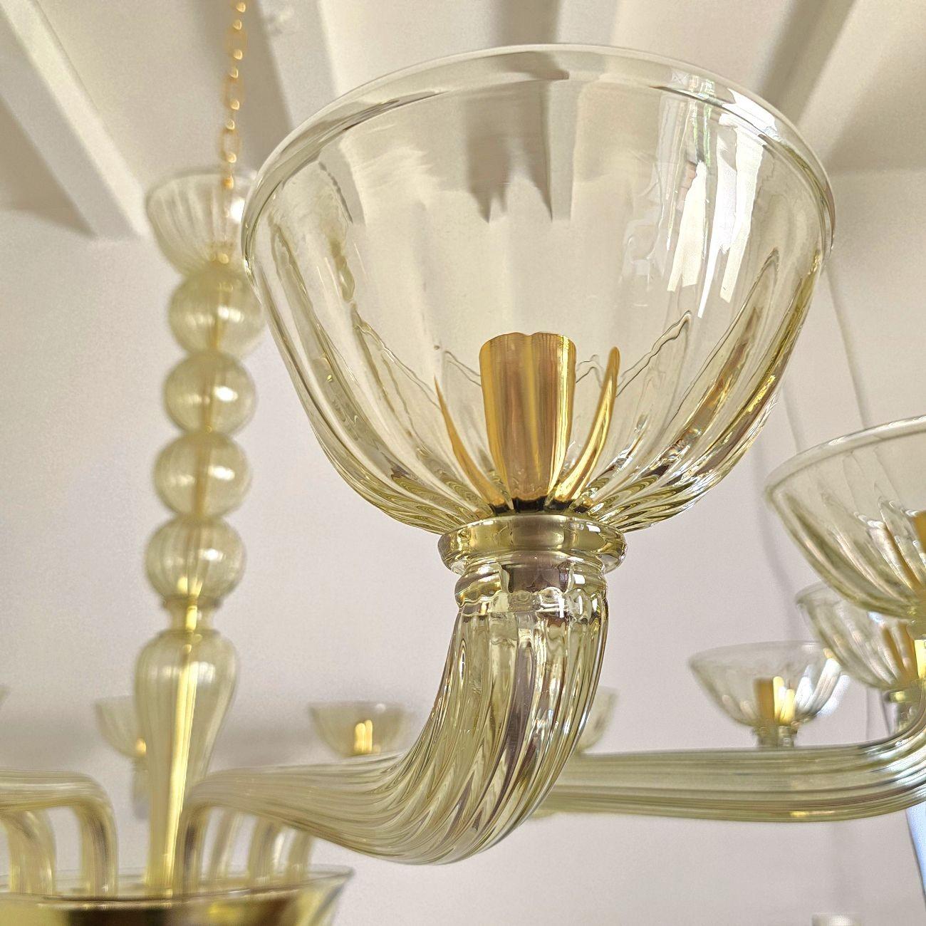 Großer Kronleuchter aus grünem Murano-Glas aus der Mitte des Jahrhunderts (Ende des 20. Jahrhunderts) im Angebot