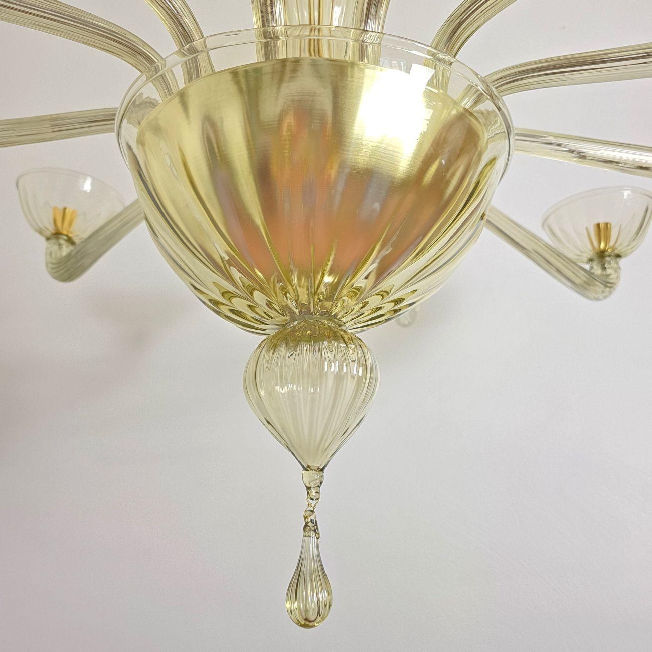 Großer Kronleuchter aus grünem Murano-Glas aus der Mitte des Jahrhunderts (Muranoglas) im Angebot