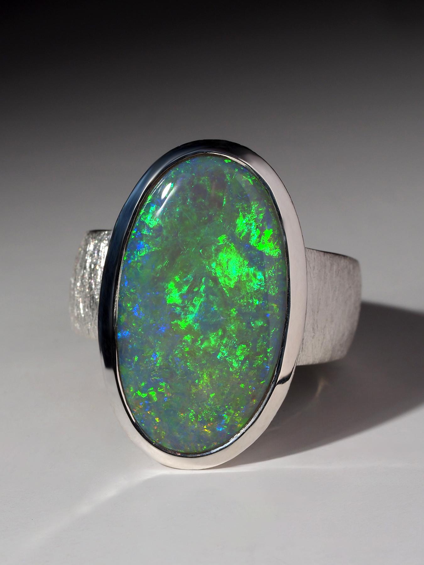 Large Green Opal Silver Ring In New Condition For Sale In Berlin, DE