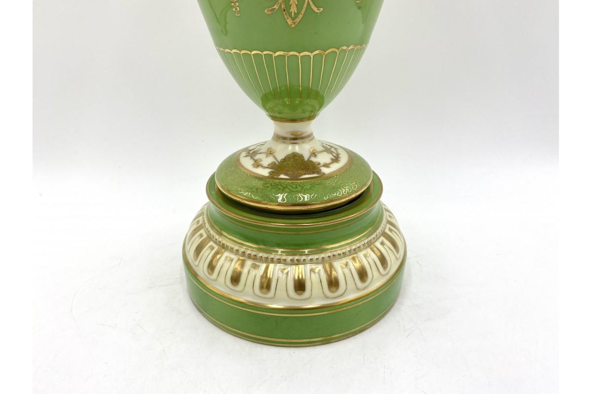 Large green porcelain amphora For Sale 3