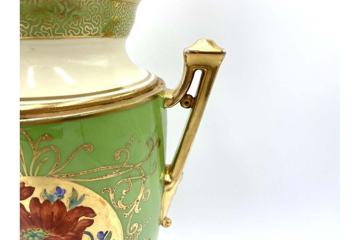 Large green porcelain amphora For Sale 4
