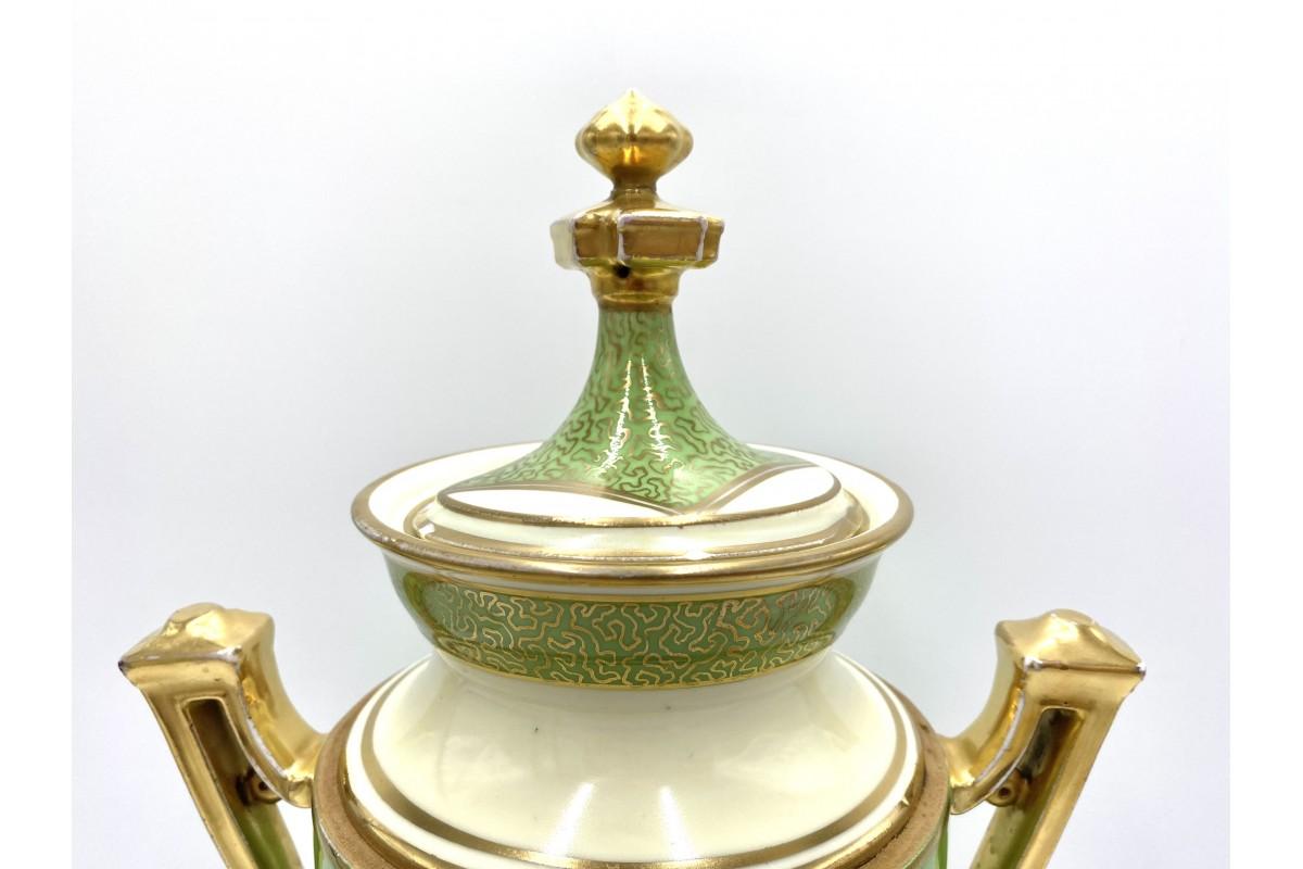 Large green porcelain amphora For Sale 6
