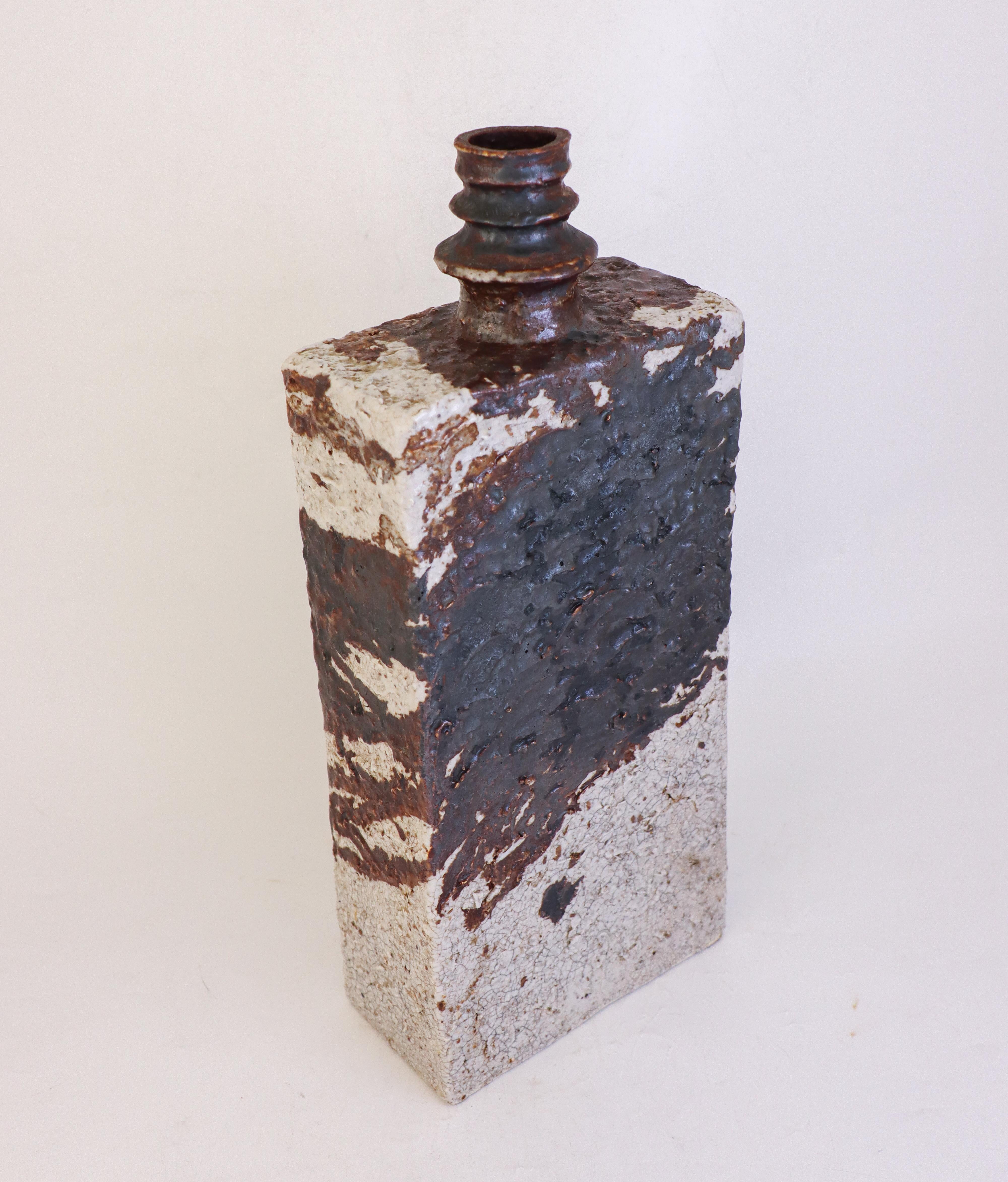 Grès Grande bouteille / vase Annikki Hovisaari, Arabia, moderne du milieu du siècle dernier en vente