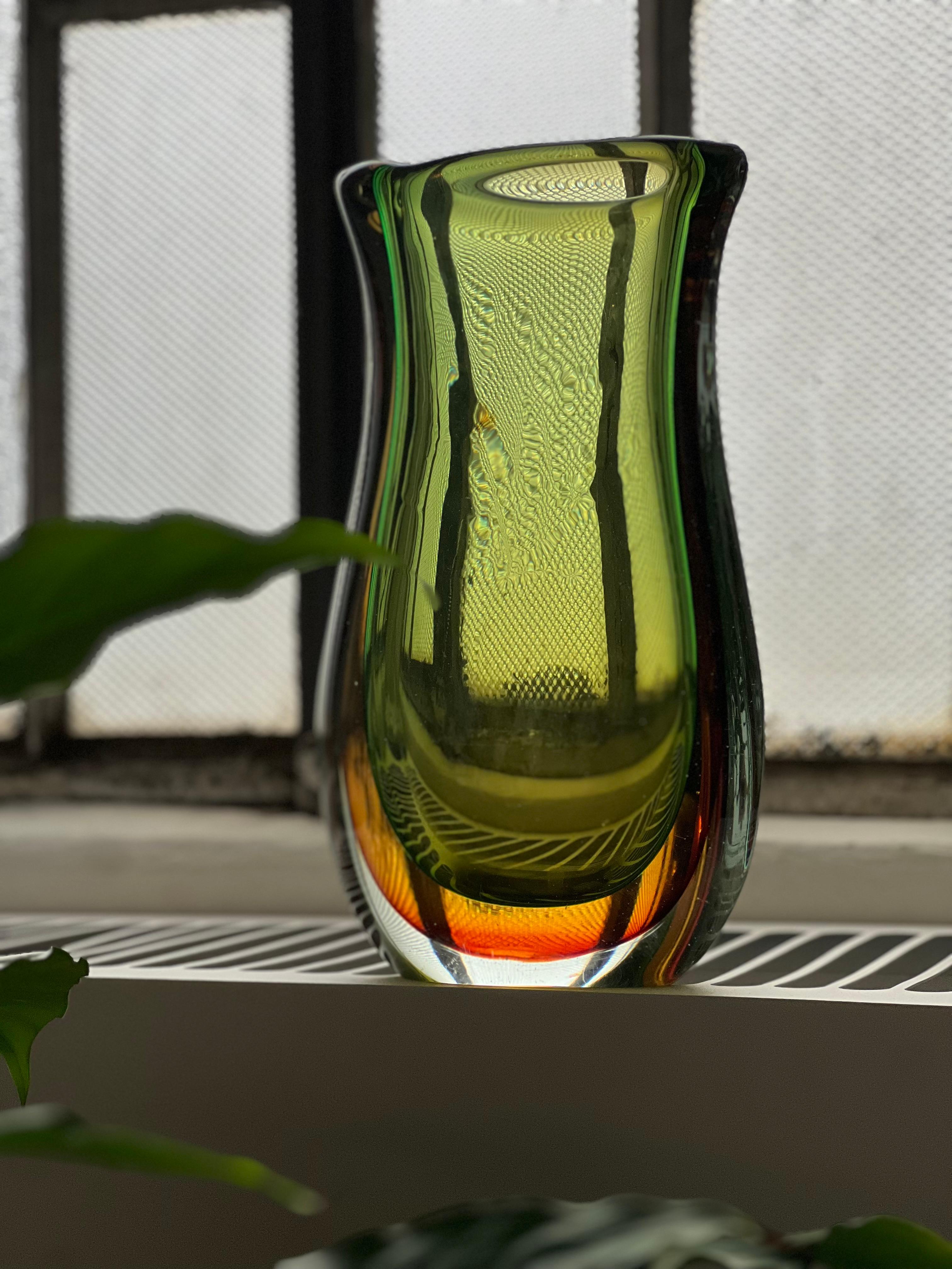 Vaso grande verde, vetro di Murano Glass Sommerso in vendita 3