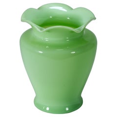 Große Vase aus grünem Vaseline-Uraniumglas, leuchtet in UV