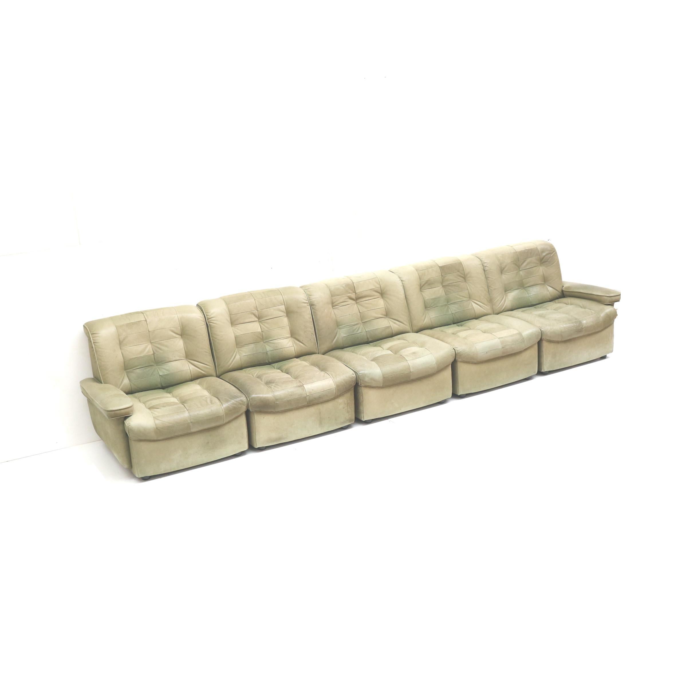 Cuir Grand canapé modulaire en cuir vert des années 1970 en vente