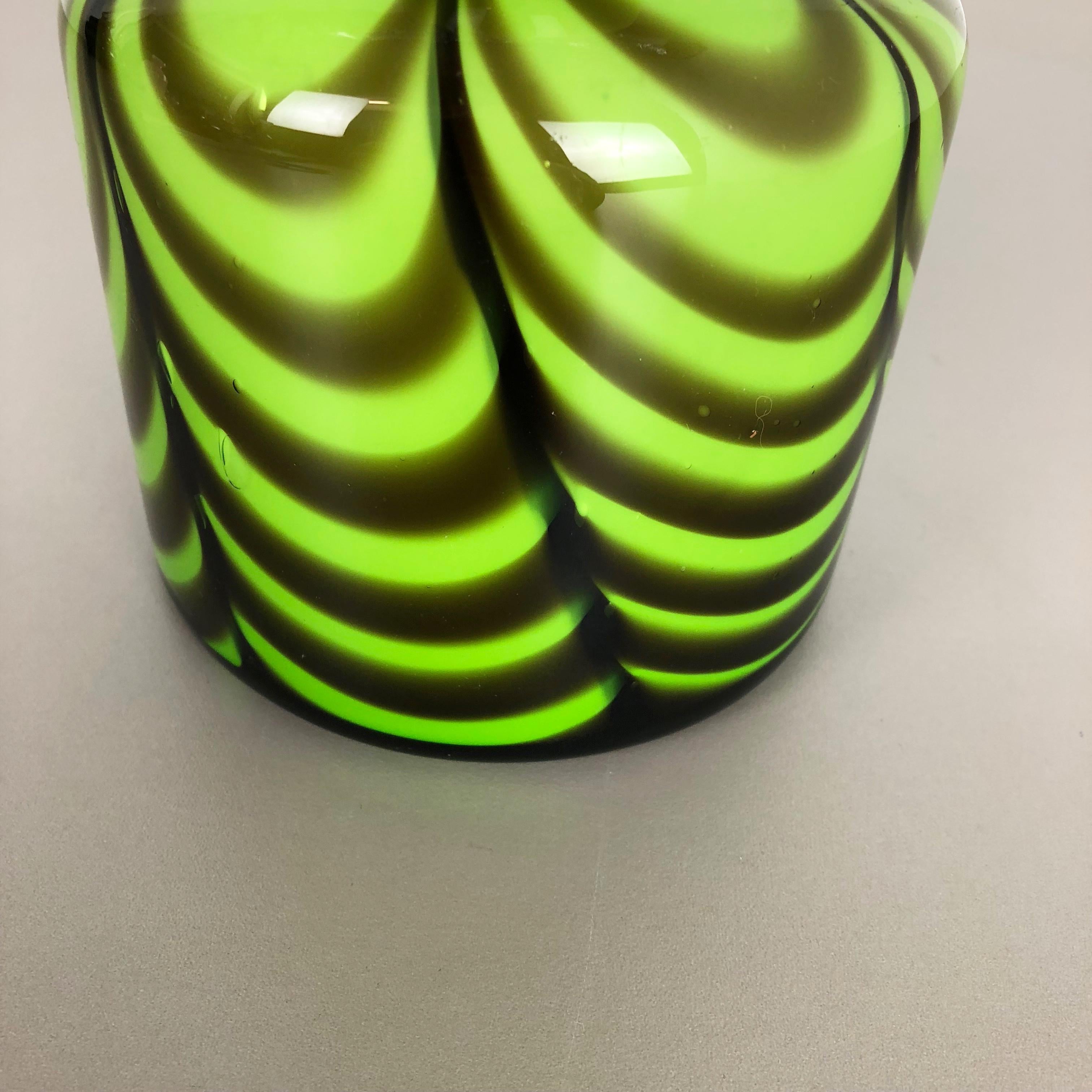 Large Green Vintage Pop Art Opaline Florence Vase Design 1970s Italy (20. Jahrhundert)