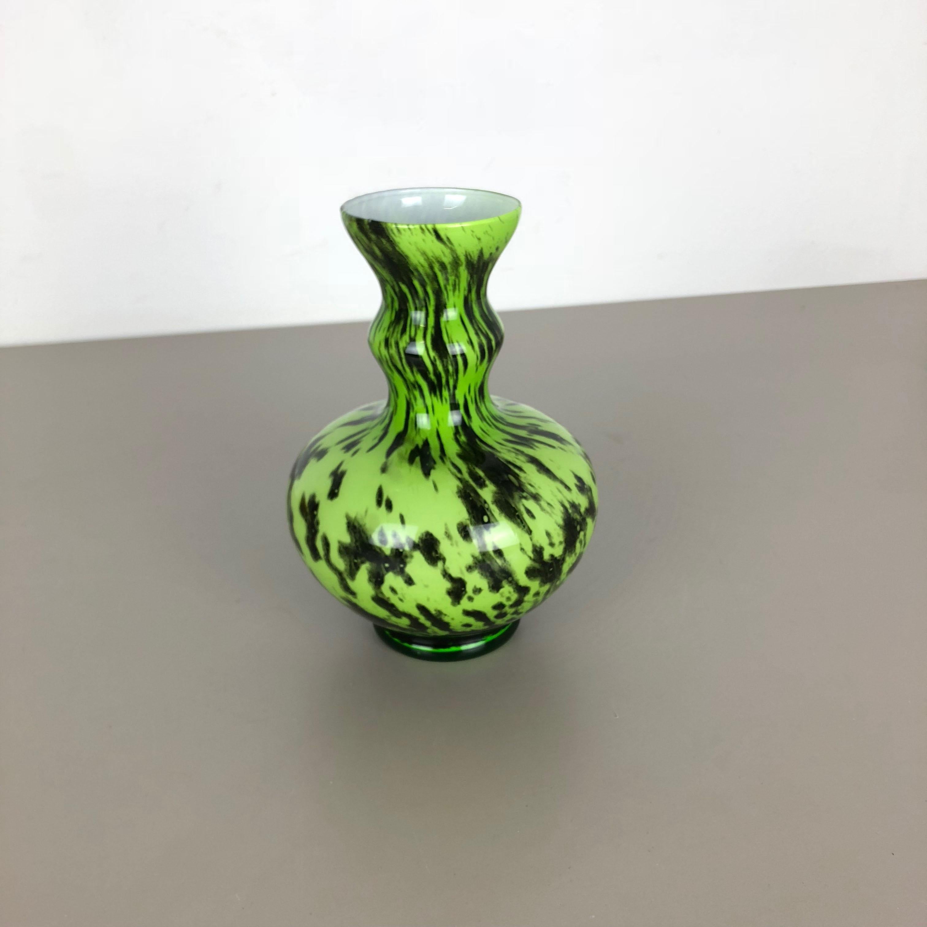 Article:

Pop Art vase


Producer:

Opaline Florence



Decade:

1970s




Original vintage 1970s Pop Art hand blown vase made in Italy by Opaline Florence. Made of high quality Italian opal glass.
Lovely 1970s Pop Art coloration