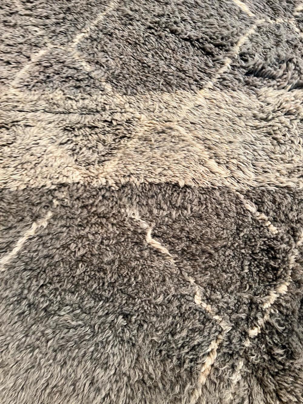 Alfombra grande de lana marroquí Beni Ourain gris azul moderna con diseño de líneas abstractas Siglo XXI y contemporáneo en venta