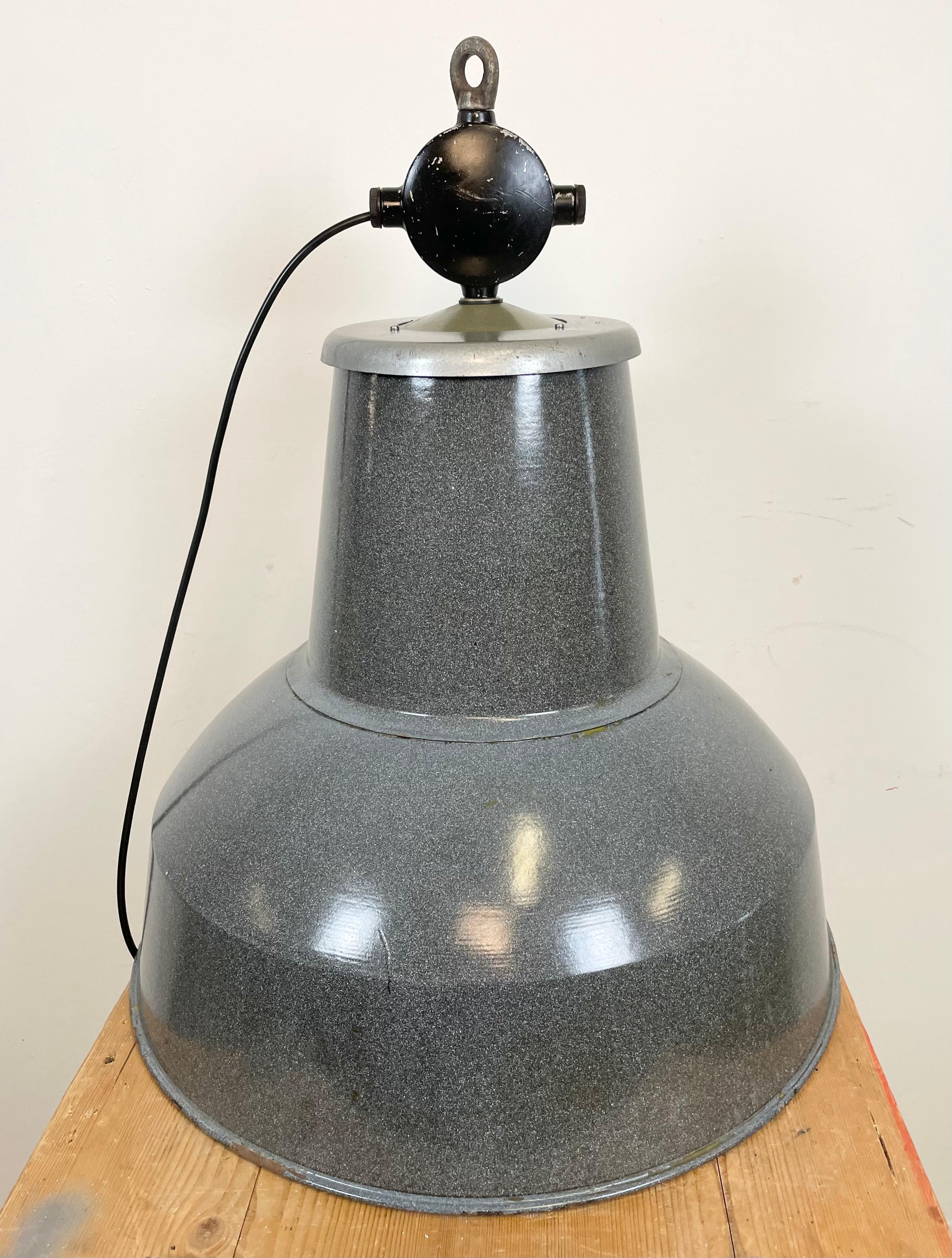 Large Grey Enamel Industrial Factory Lamp from Elektrosvit, 1960s For Sale 8