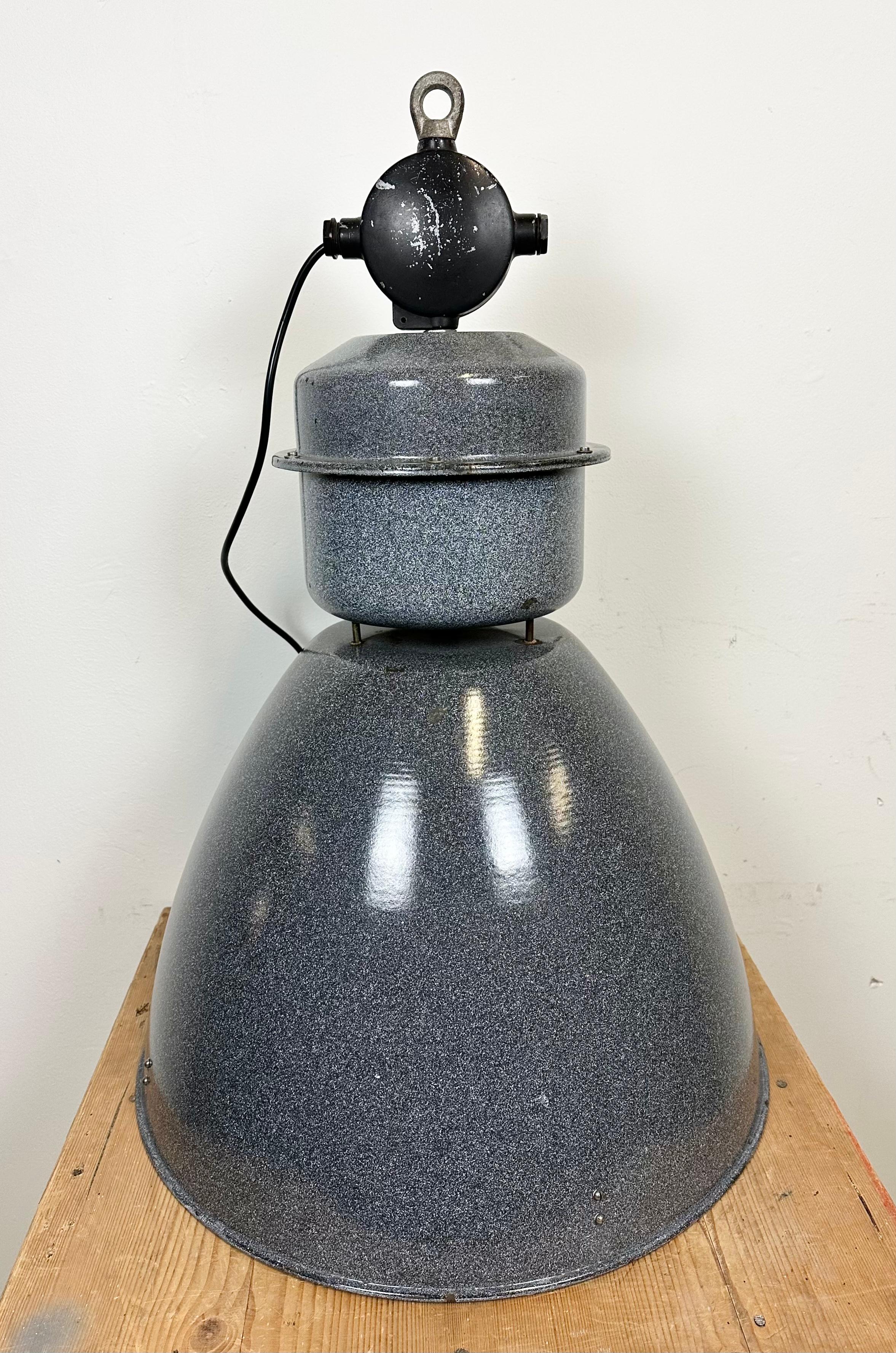 Large Grey Enamel Industrial Factory Lamp from Elektrosvit, 1960s For Sale 8