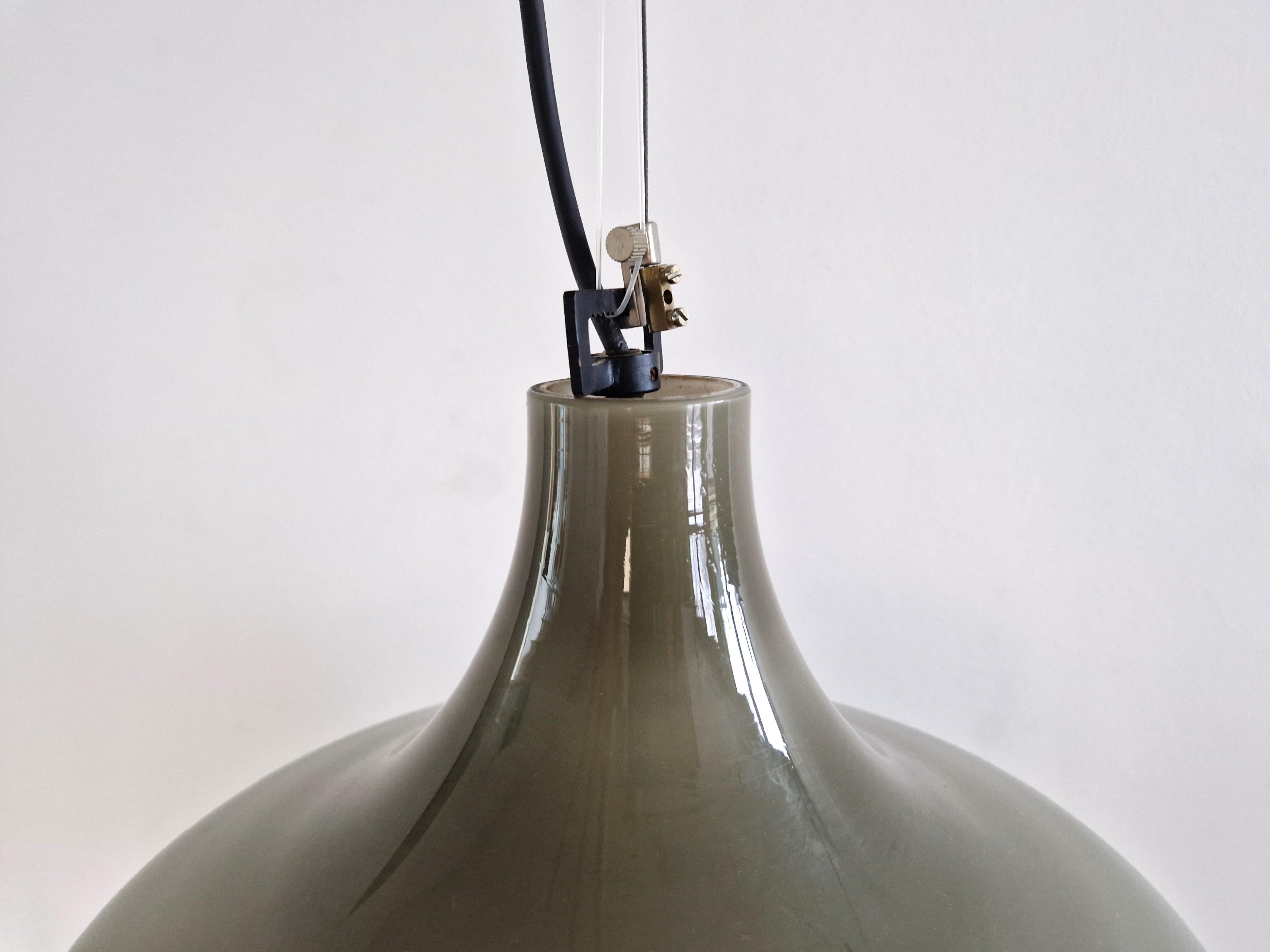 Mid-Century Modern Large grey glass pendant lamp by Paolo Venini for Venini, Italy 1960's For Sale