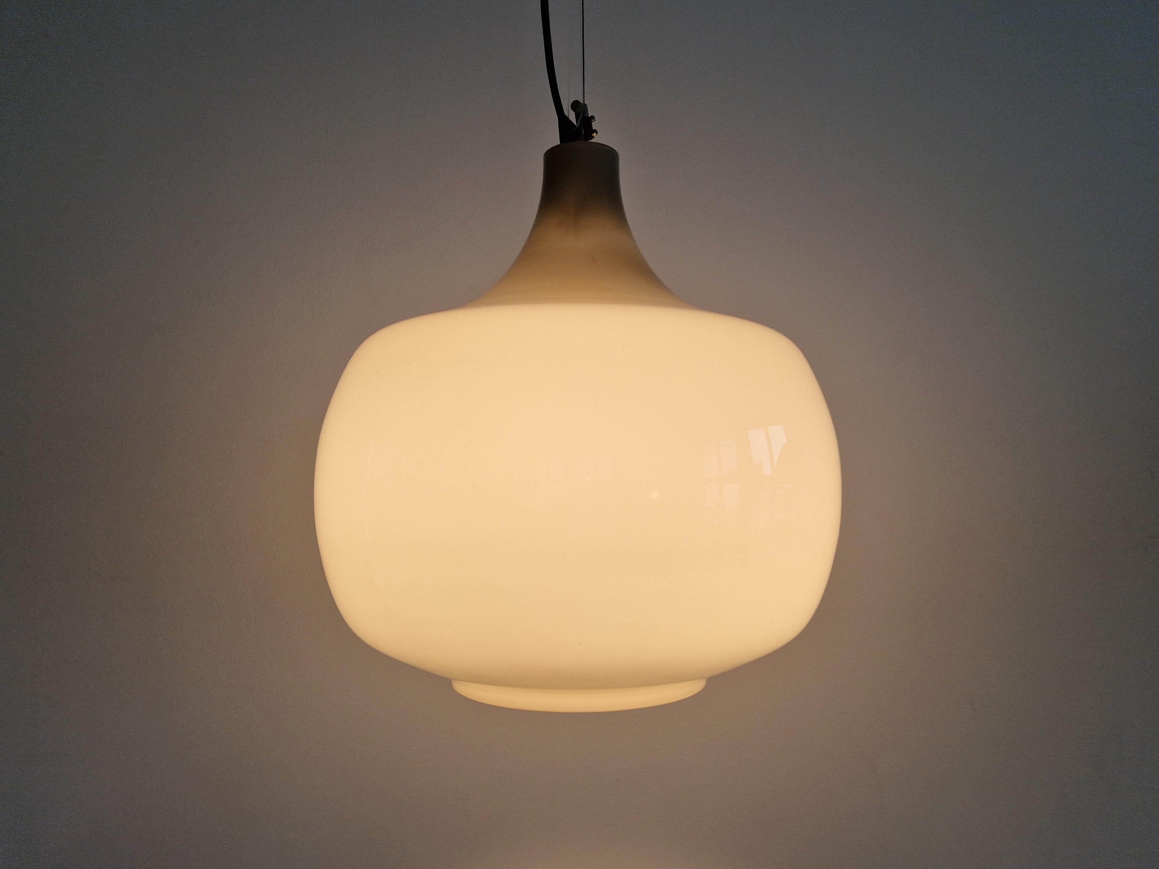 Steel Large grey glass pendant lamp by Paolo Venini for Venini, Italy 1960's For Sale