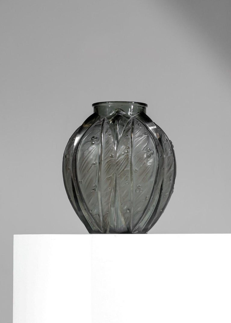 Large Grey Glass Vase by Verlys from the 1940s For Sale 3