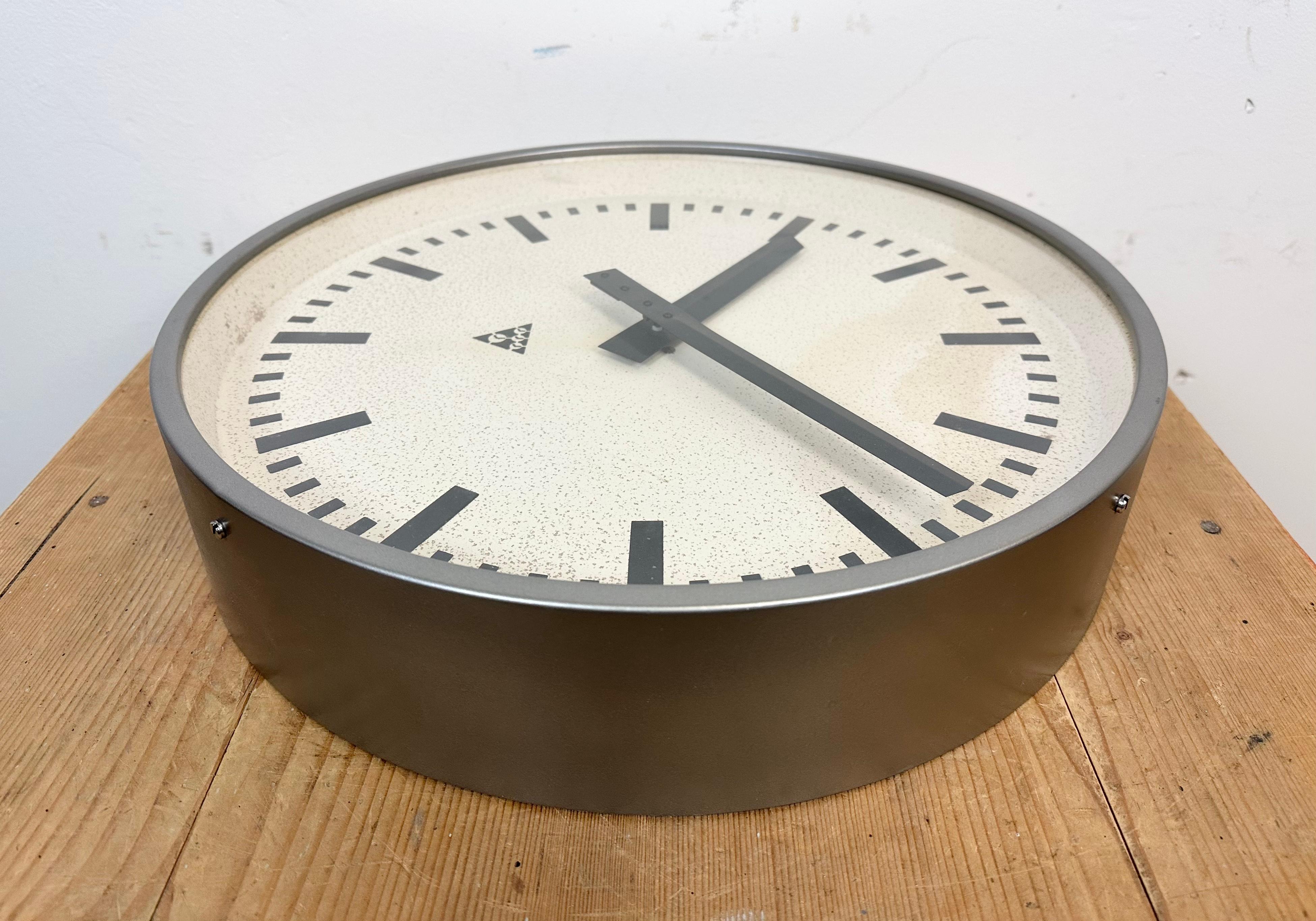 Large Grey Industrial Wall Clock from Pragotron, 1960s For Sale 5