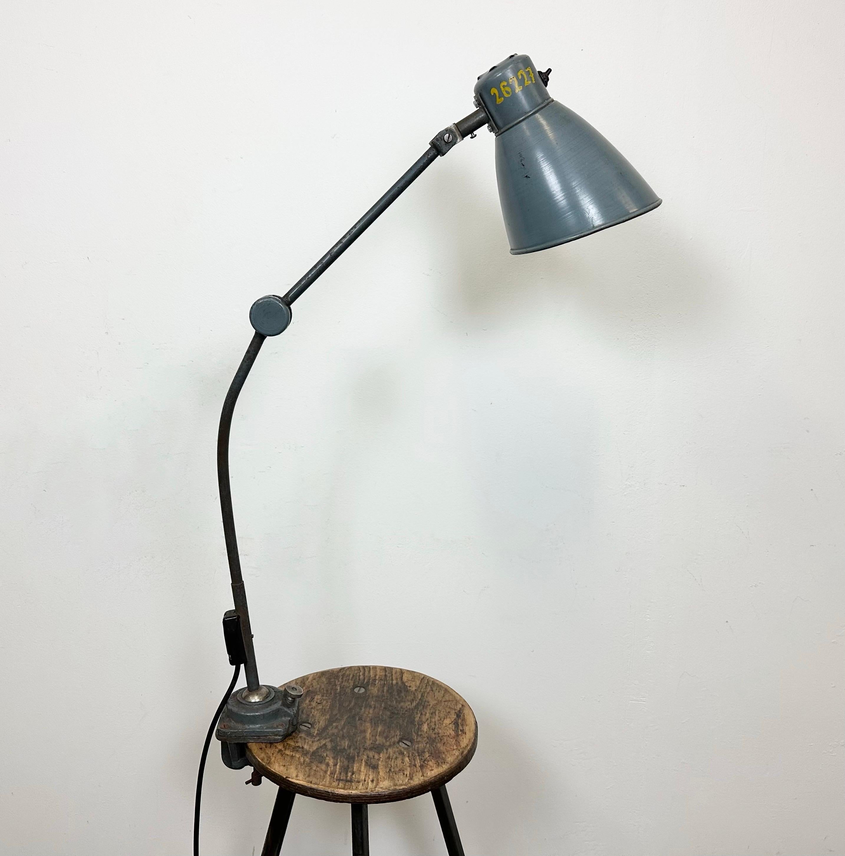 Large Grey Industrial Workshop Table Lamp, 1960s For Sale 3