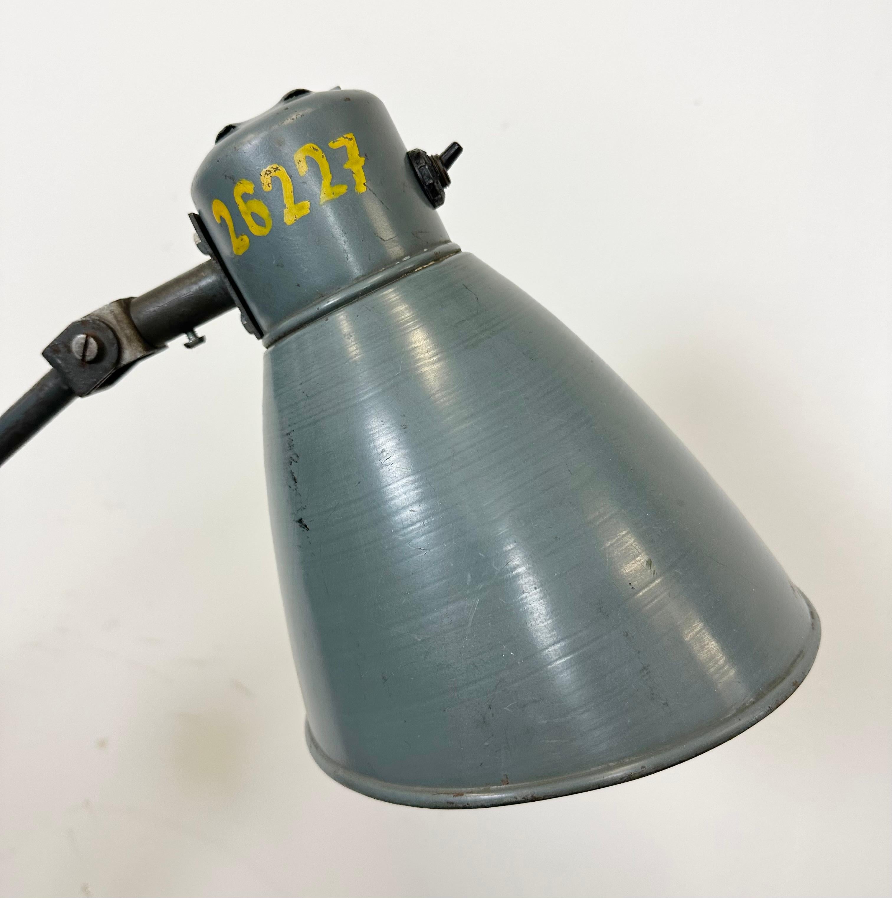 Large Grey Industrial Workshop Table Lamp, 1960s For Sale 4