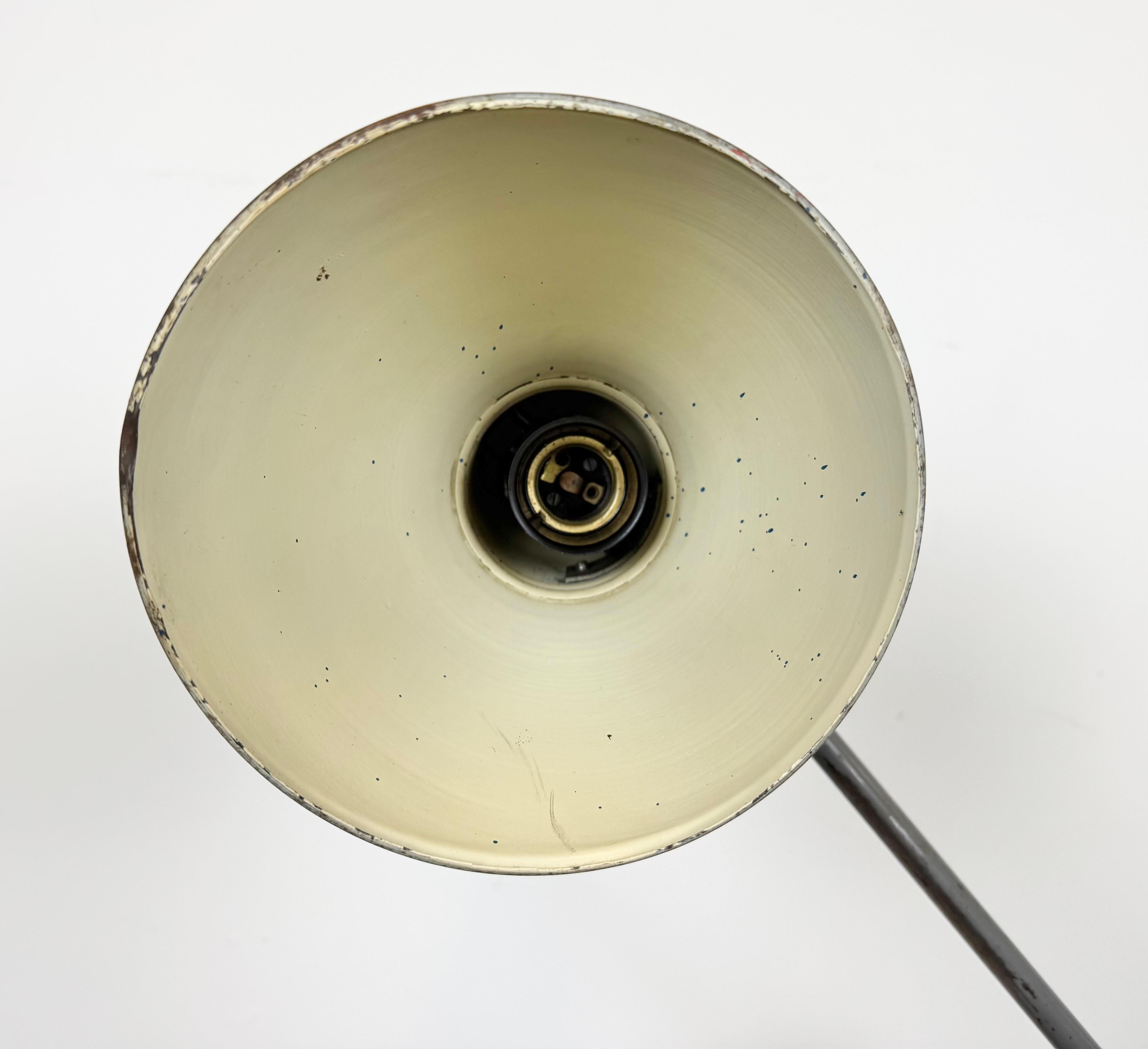 Large Grey Industrial Workshop Table Lamp, 1960s For Sale 4