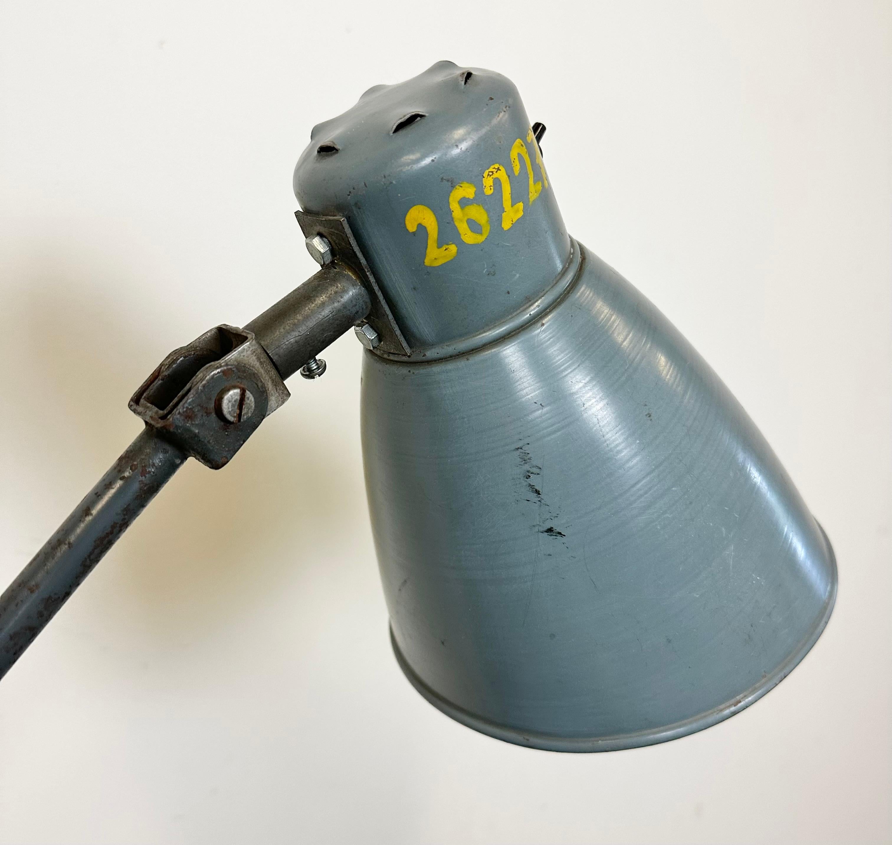 Large Grey Industrial Workshop Table Lamp, 1960s For Sale 7