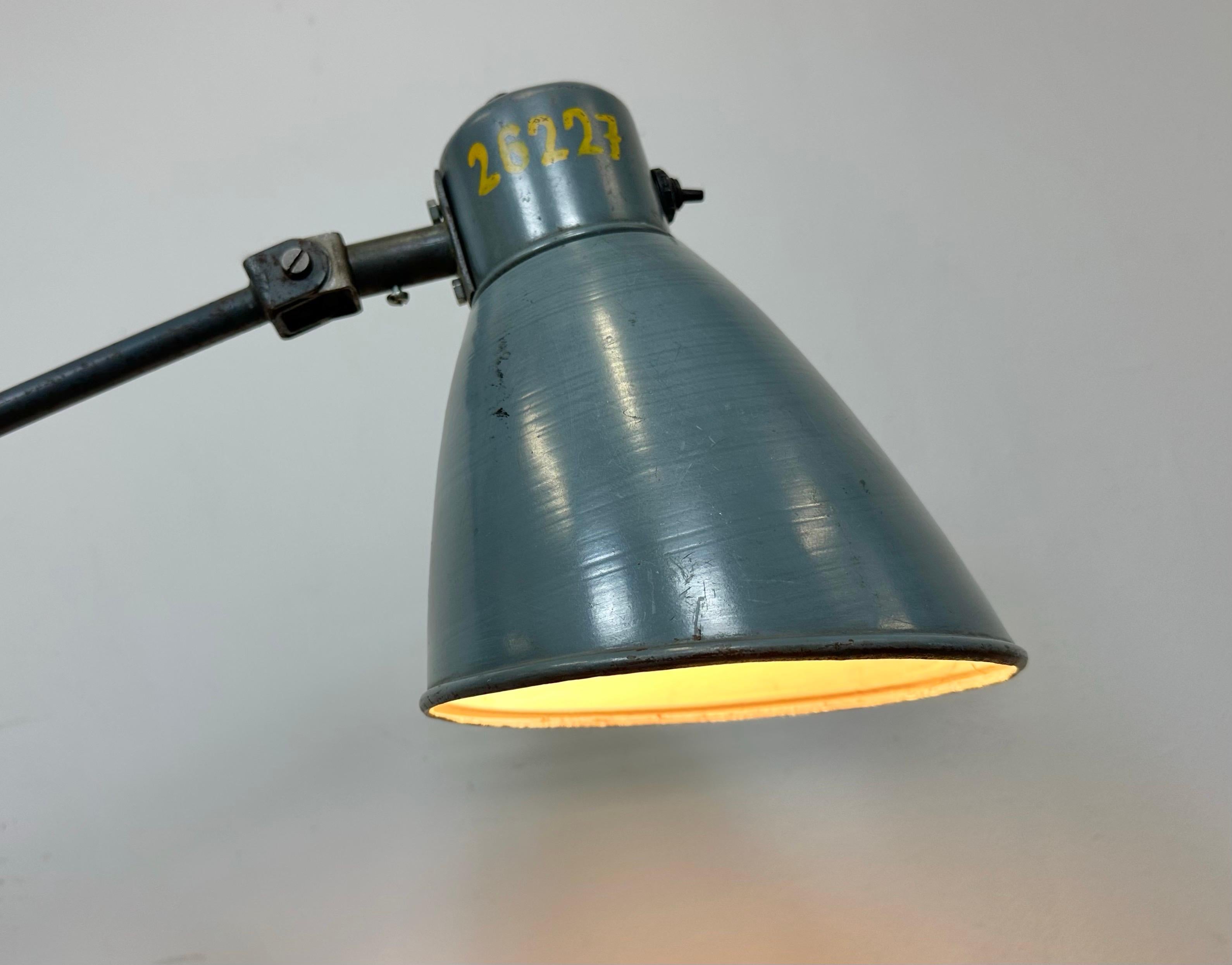 Large Grey Industrial Workshop Table Lamp, 1960s For Sale 12