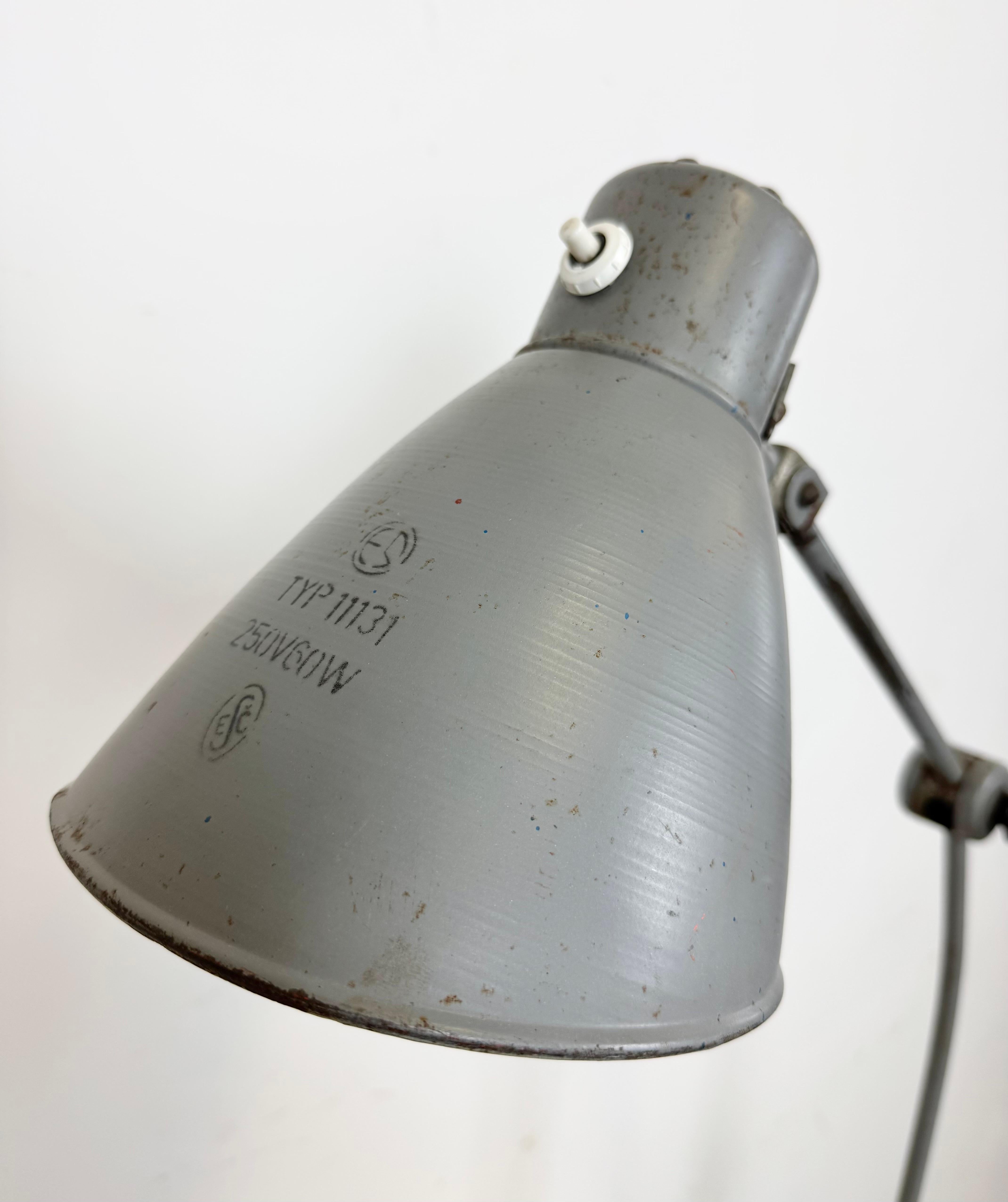 Large Grey Industrial Workshop Table Lamp, 1960s For Sale 2