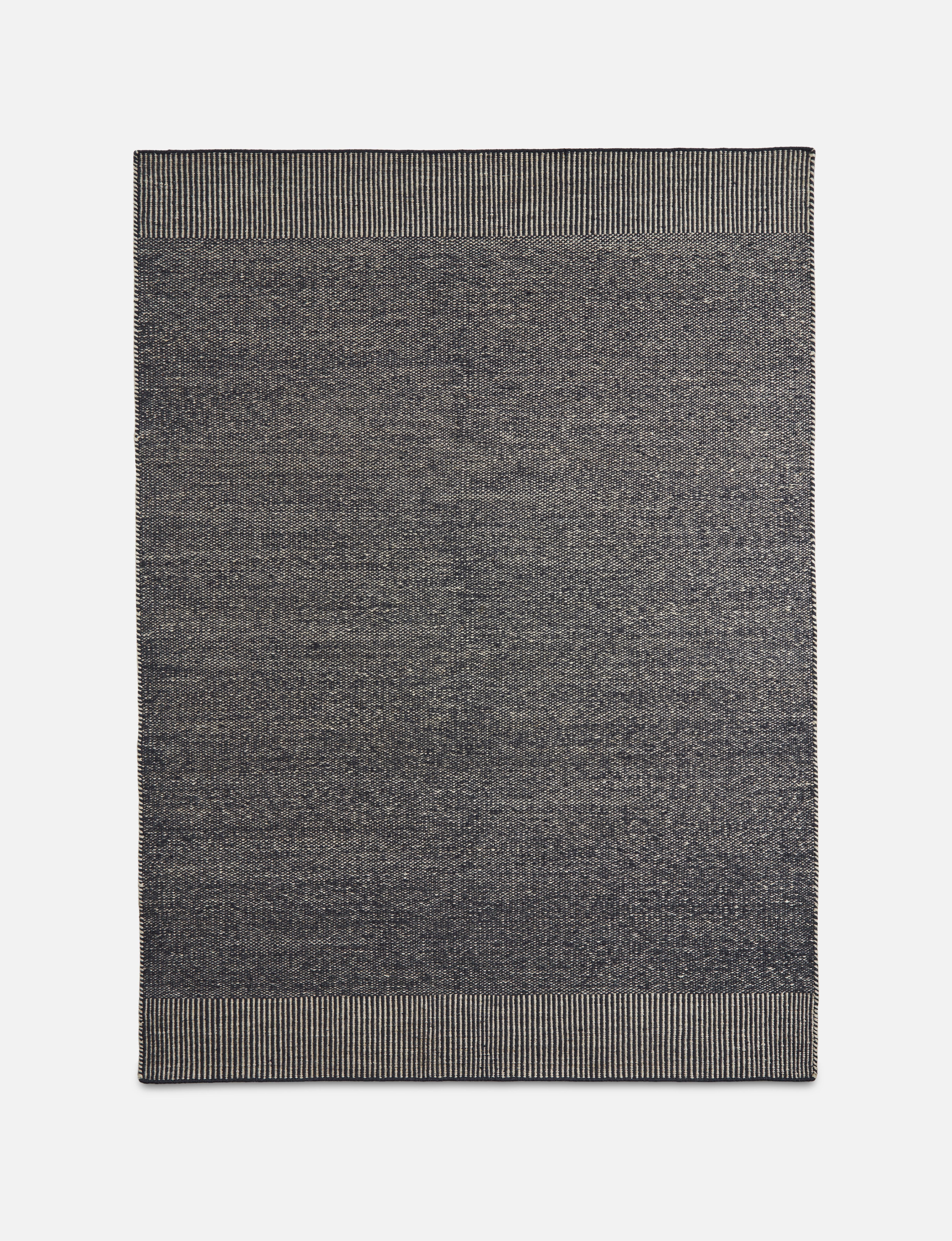 Großer grauer Rombo-Teppich von Studio MLR (Postmoderne) im Angebot