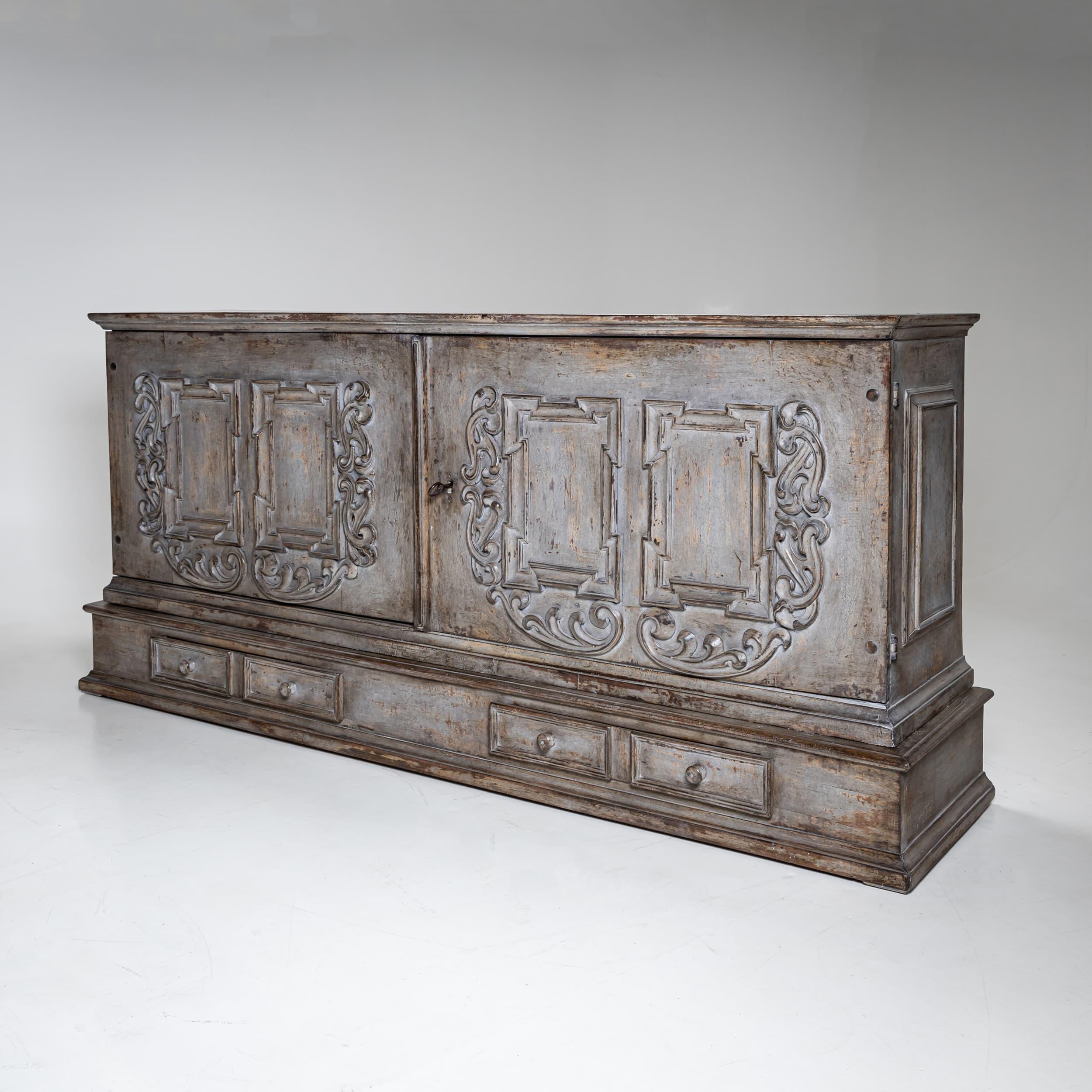 Large grey Sideboard, 18th Century In Good Condition In Greding, DE