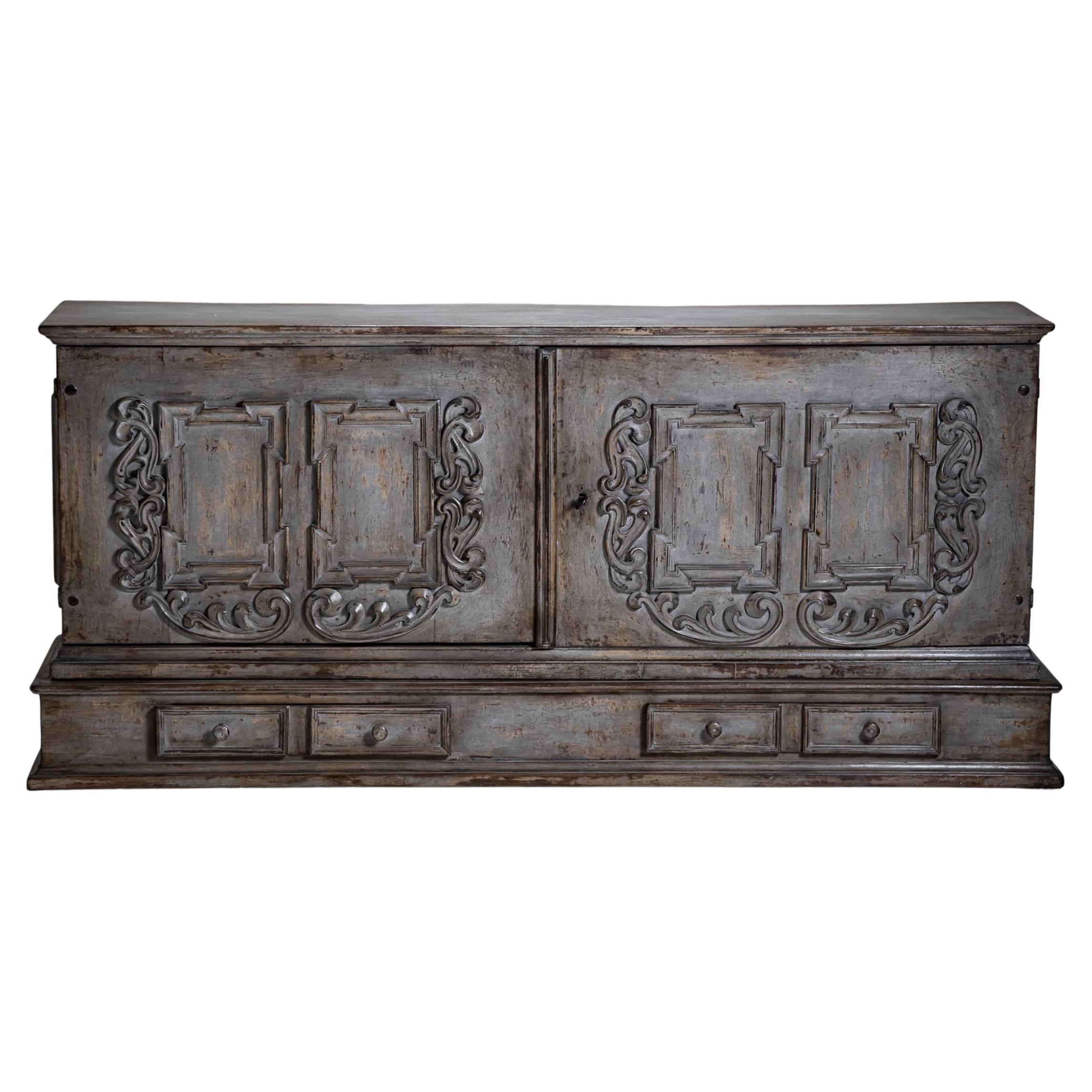 Grand buffet gris, 18ème siècle