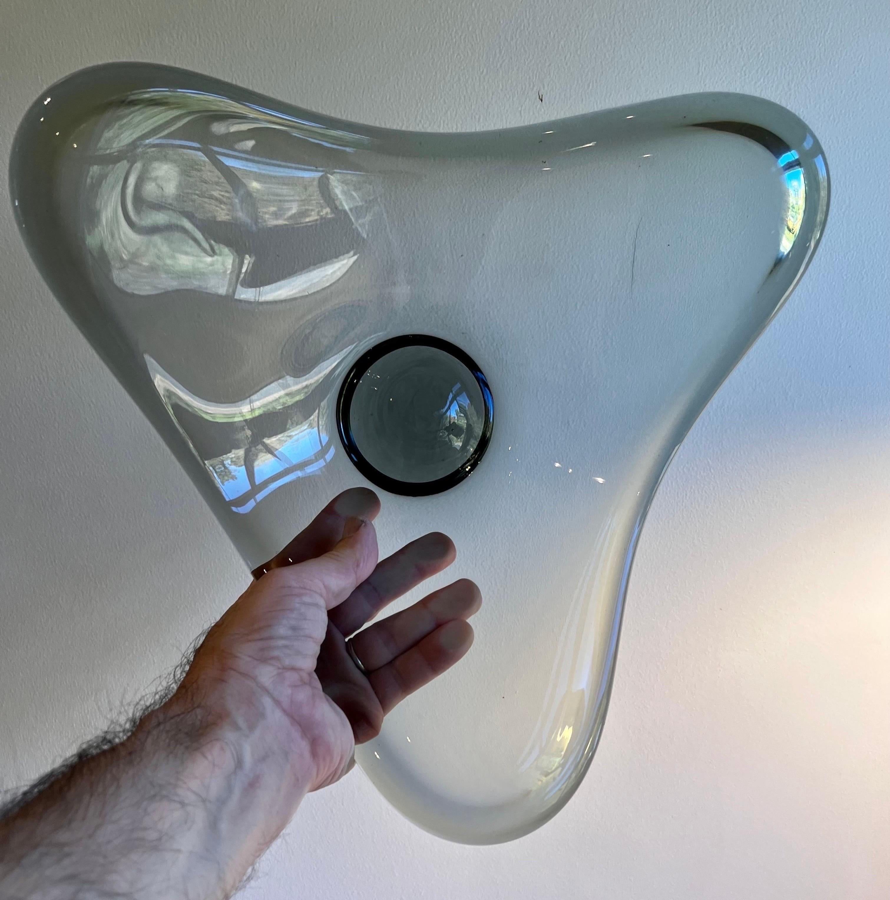 Grand bol en verre fumé gris par Per Lütken pour Holmegaard, Danemark, années 1960 en vente 4