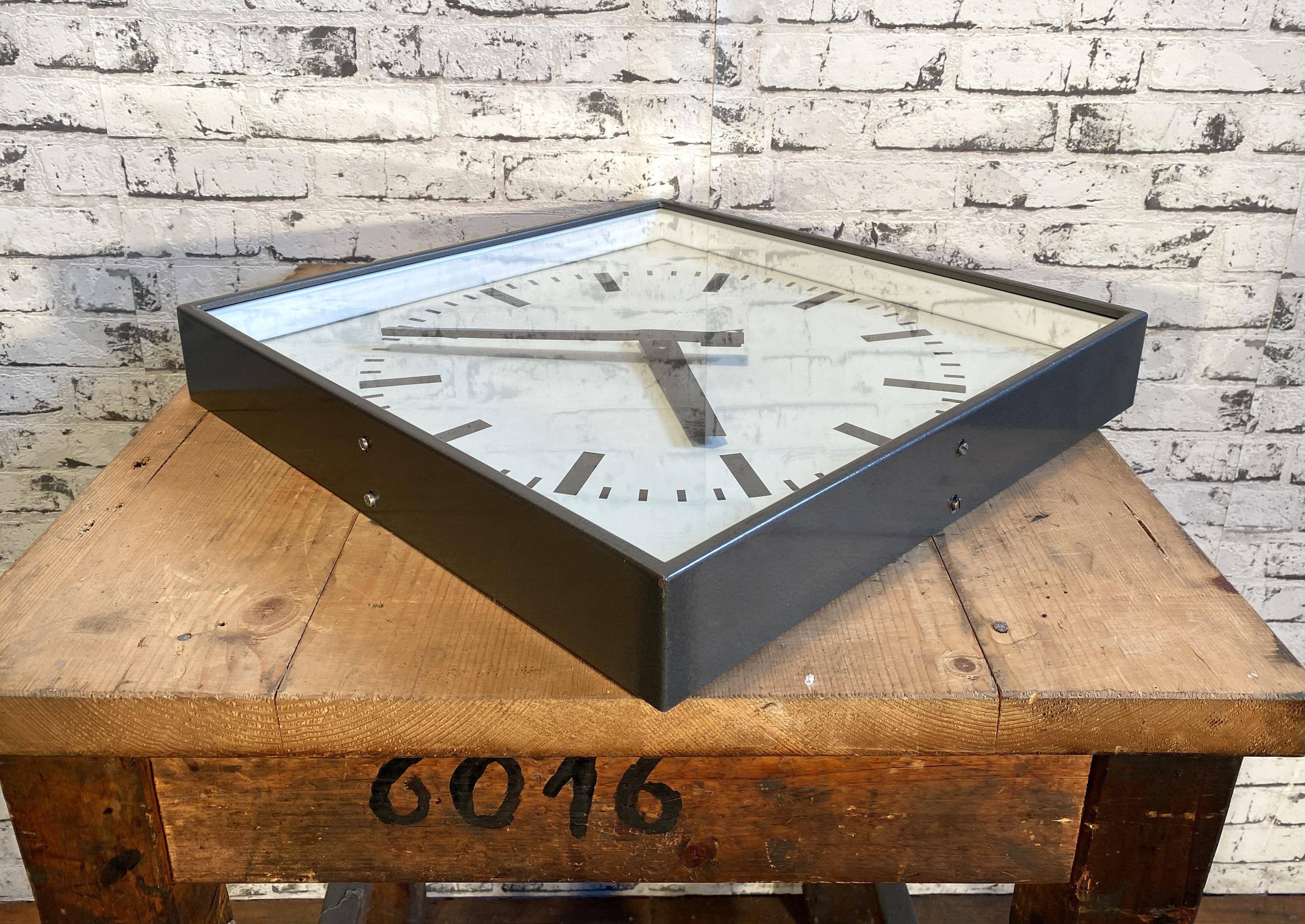 Large Grey Square Wall Clock From Pragotron, 1960s In Good Condition In Kojetice, CZ