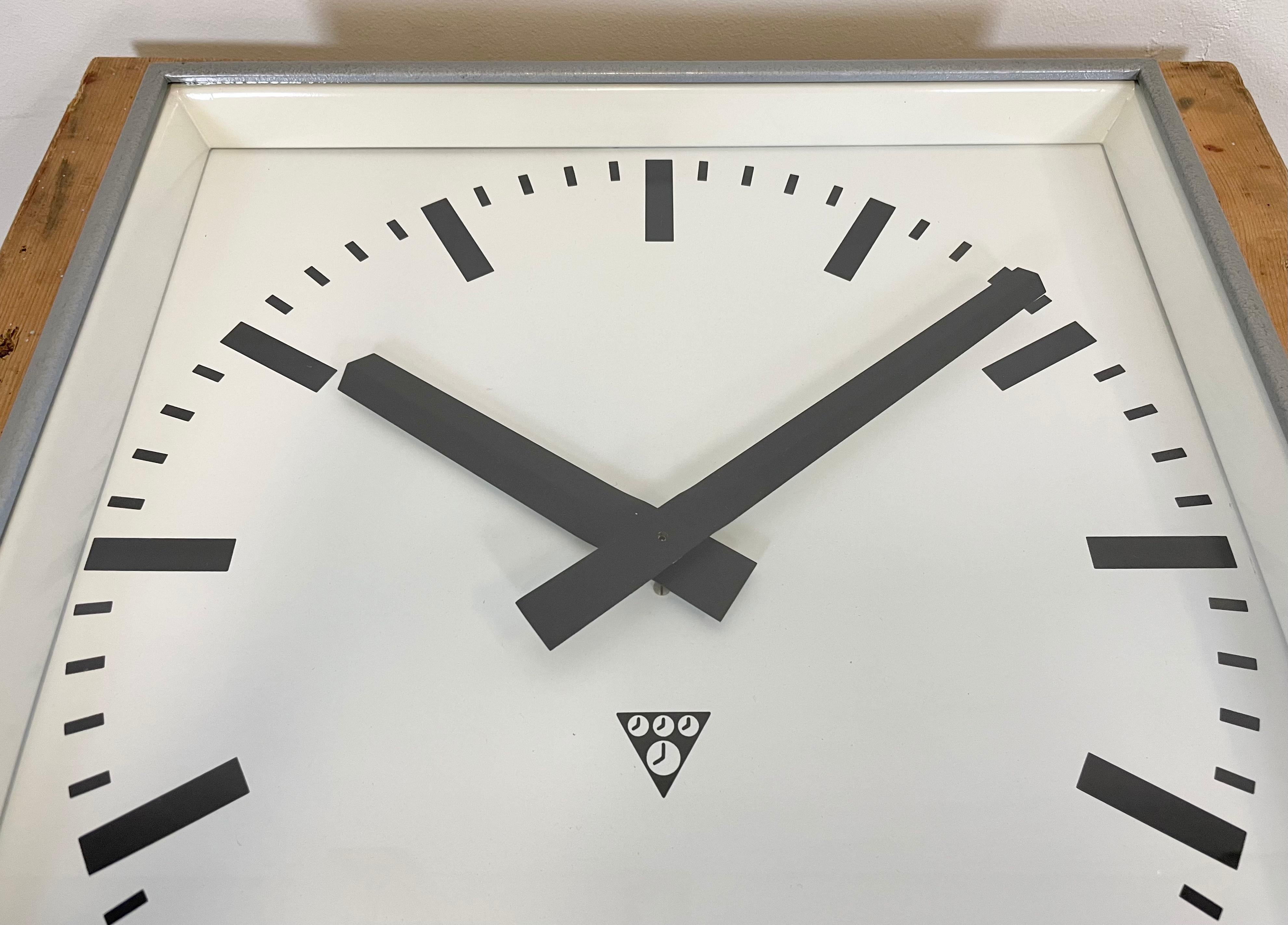 Large Grey Square Wall Clock from Pragotron, 1960s In Good Condition In Kojetice, CZ