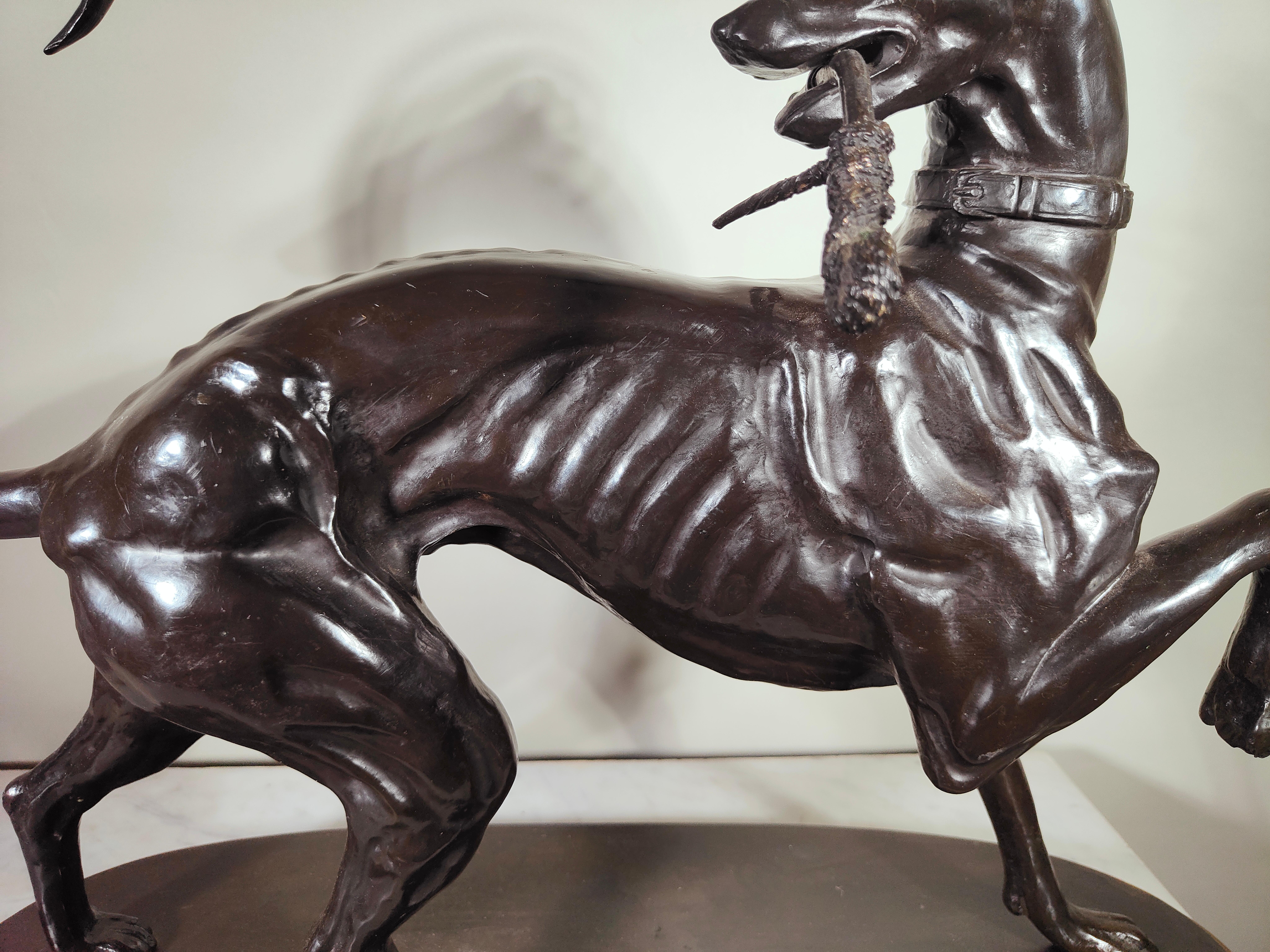 Grand chien lévrier en bronze massif de la période Art déco Bon état - En vente à Madrid, ES