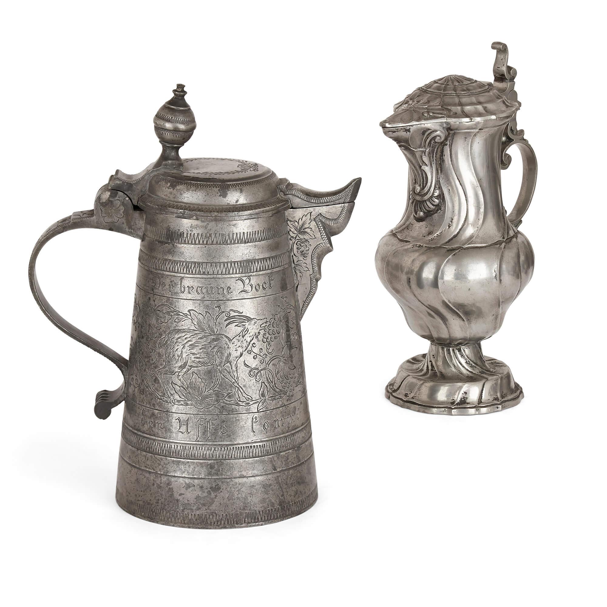 Gran grupo de tazas, jarras y cántaros antiguos alemanes de peltre siglo XVIII y antes en venta