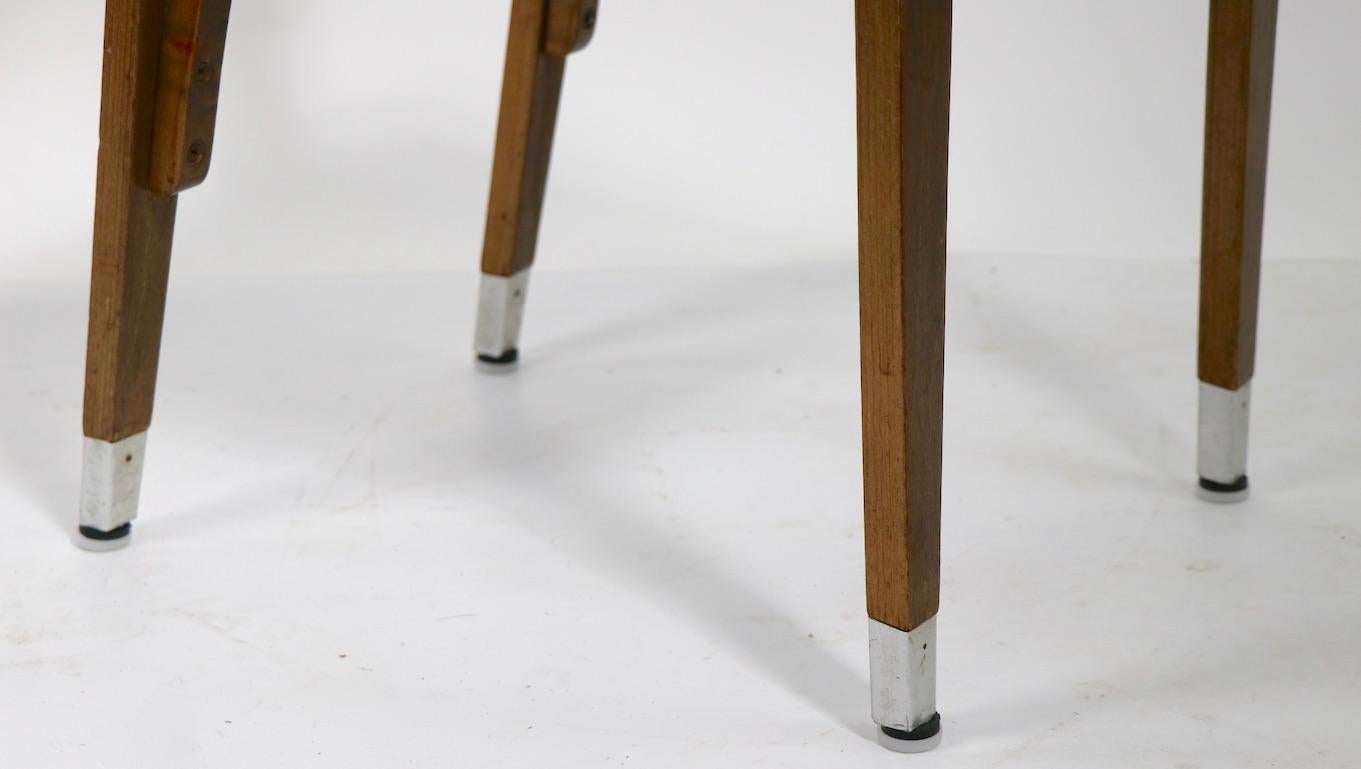 Mid-Century Modern Grand groupe de pièces du milieu du siècle dernier  Chaises de salle à manger 69 pièces Thonet