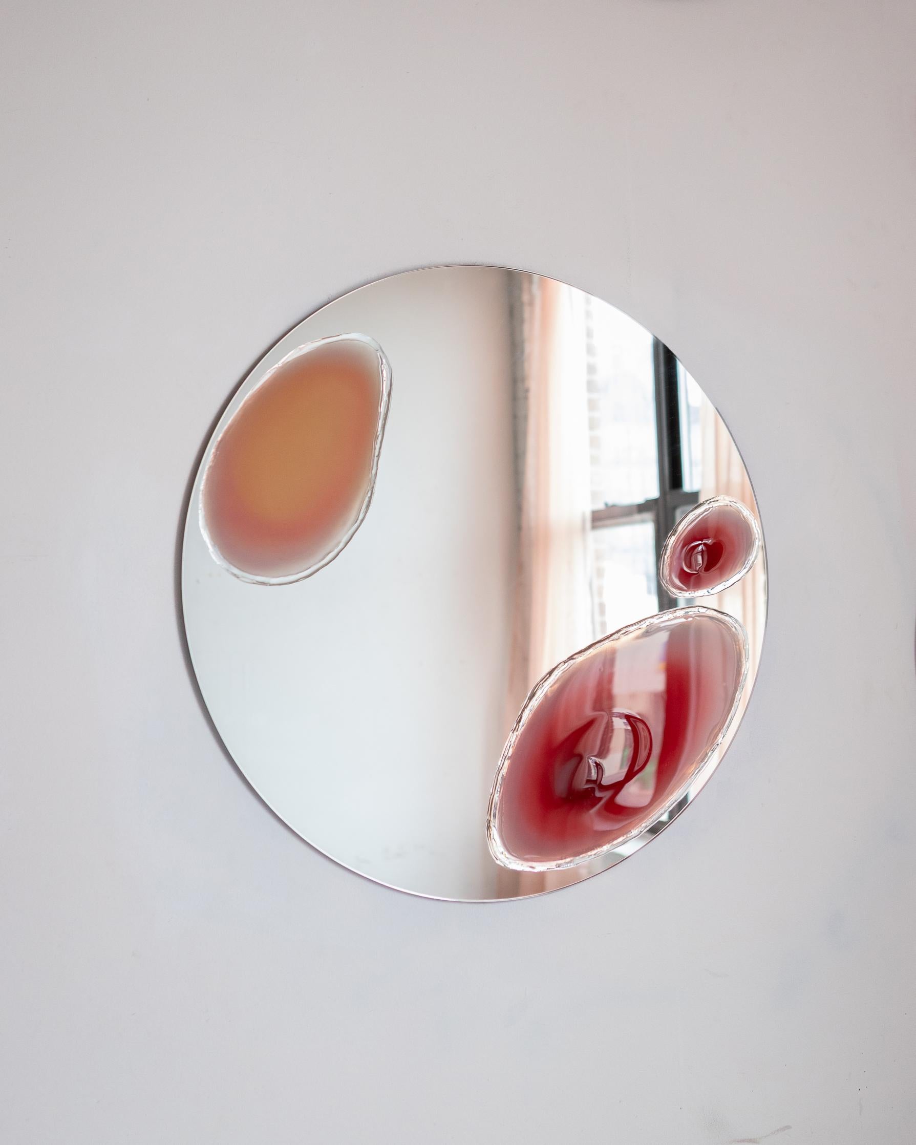 Large Gumdrop Mirror by Courtney Kinnare

2025

Resin, Acrylic, & Ink on Mirror

Dia 30