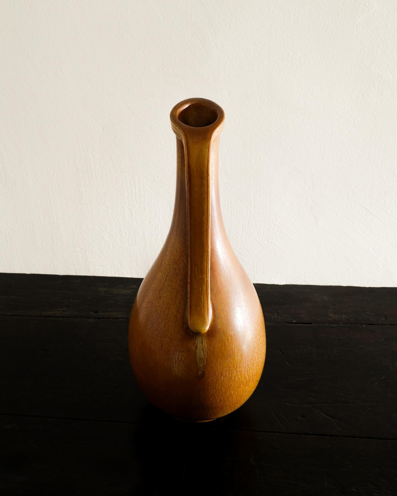 Milieu du XXe siècle Grand vase-pichet en céramique Gunnar Nylund du milieu du siècle par Rörstrand Suède, années 1950 en vente