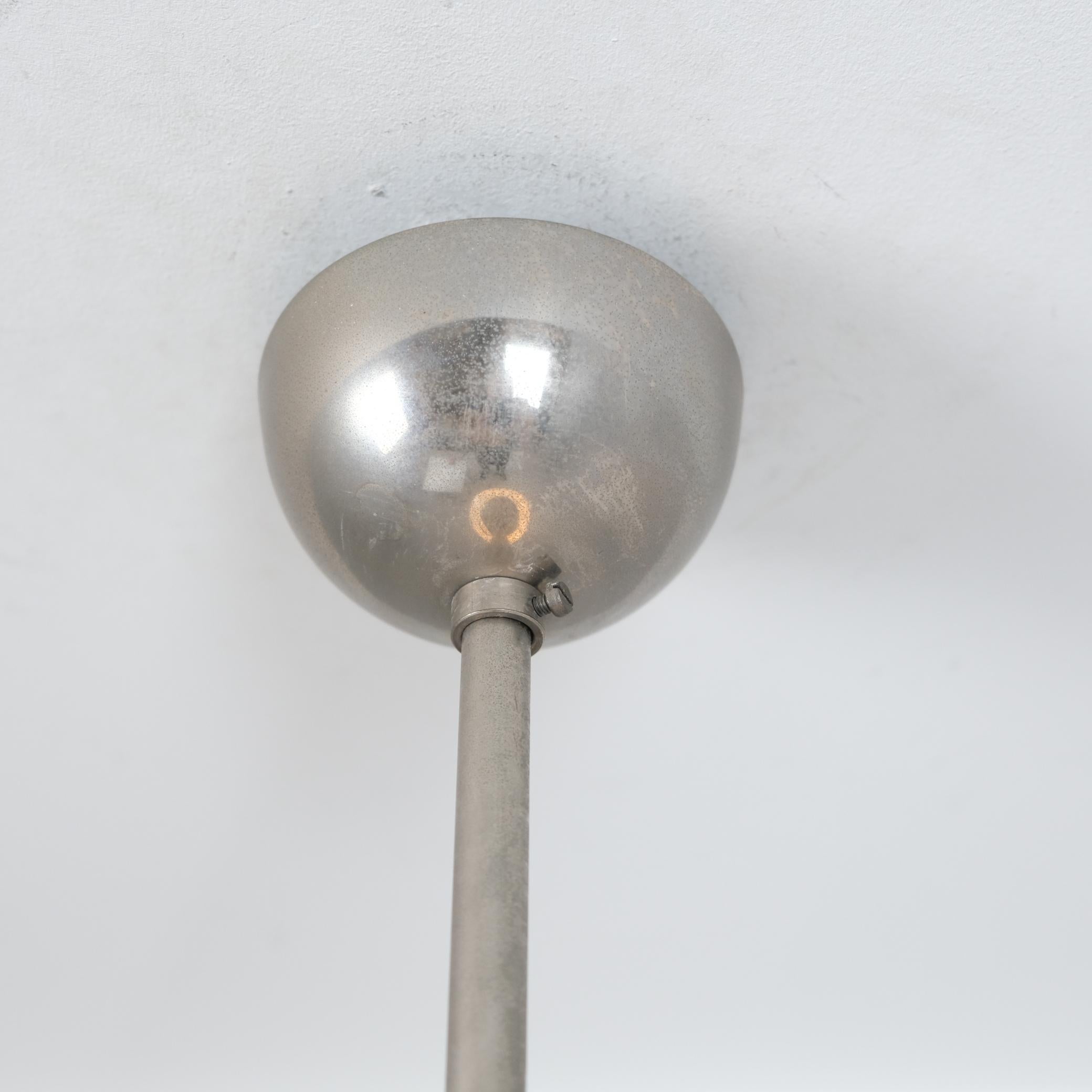 Große Gunnel Nyman-Pendelleuchte 81003, vernickeltes Messing und weißes Opalglas, Idman 1950er Jahre im Zustand „Gut“ im Angebot in Helsinki, FI