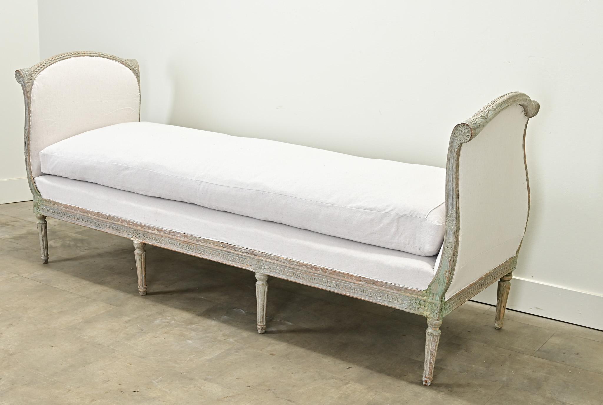 Large Gustavian 18th Century Painted Daybed Pintura en venta