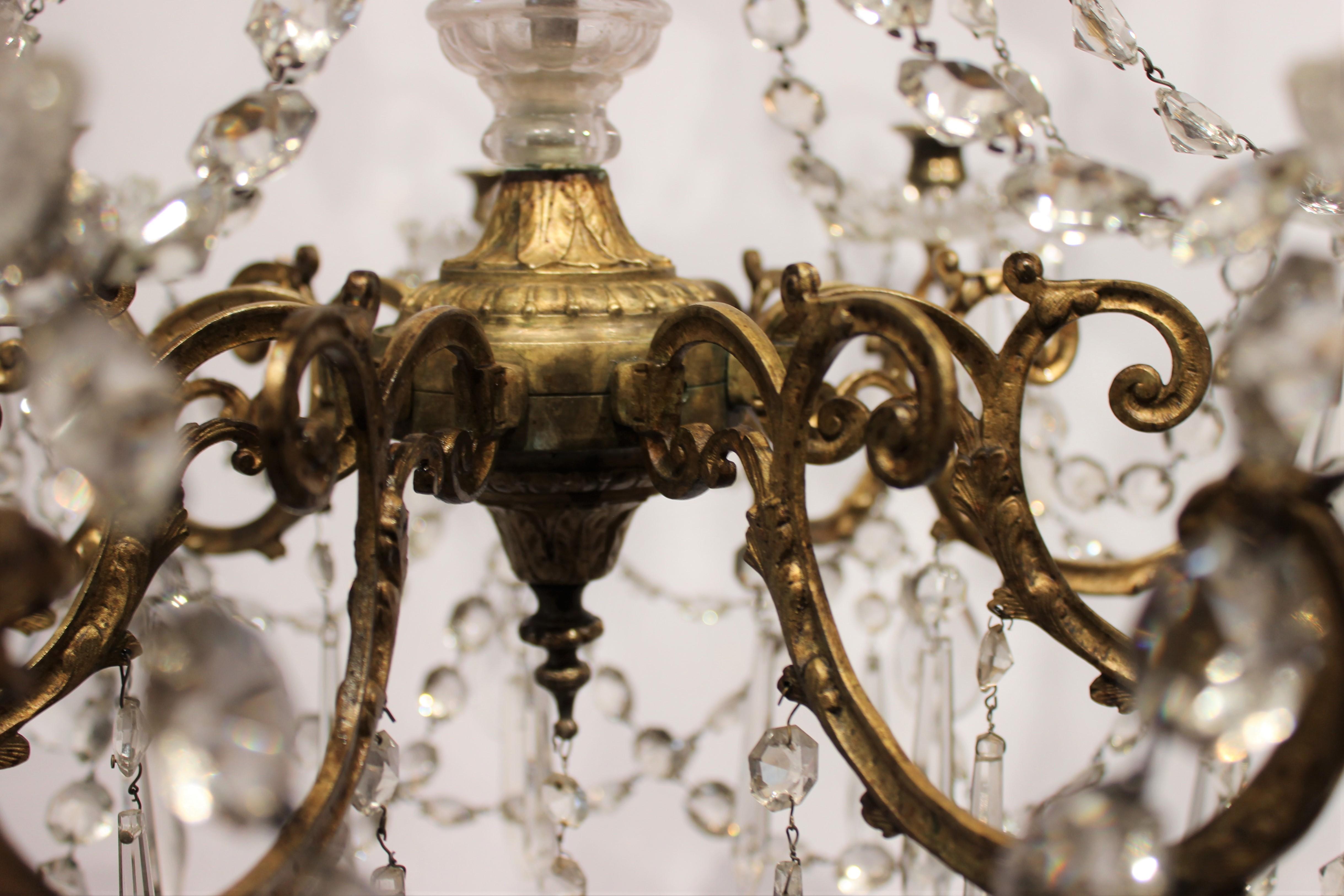 Mid-19th Century Large Gustavian Chandelier of Prisms and Lyre Gilded Bronze, 1840s