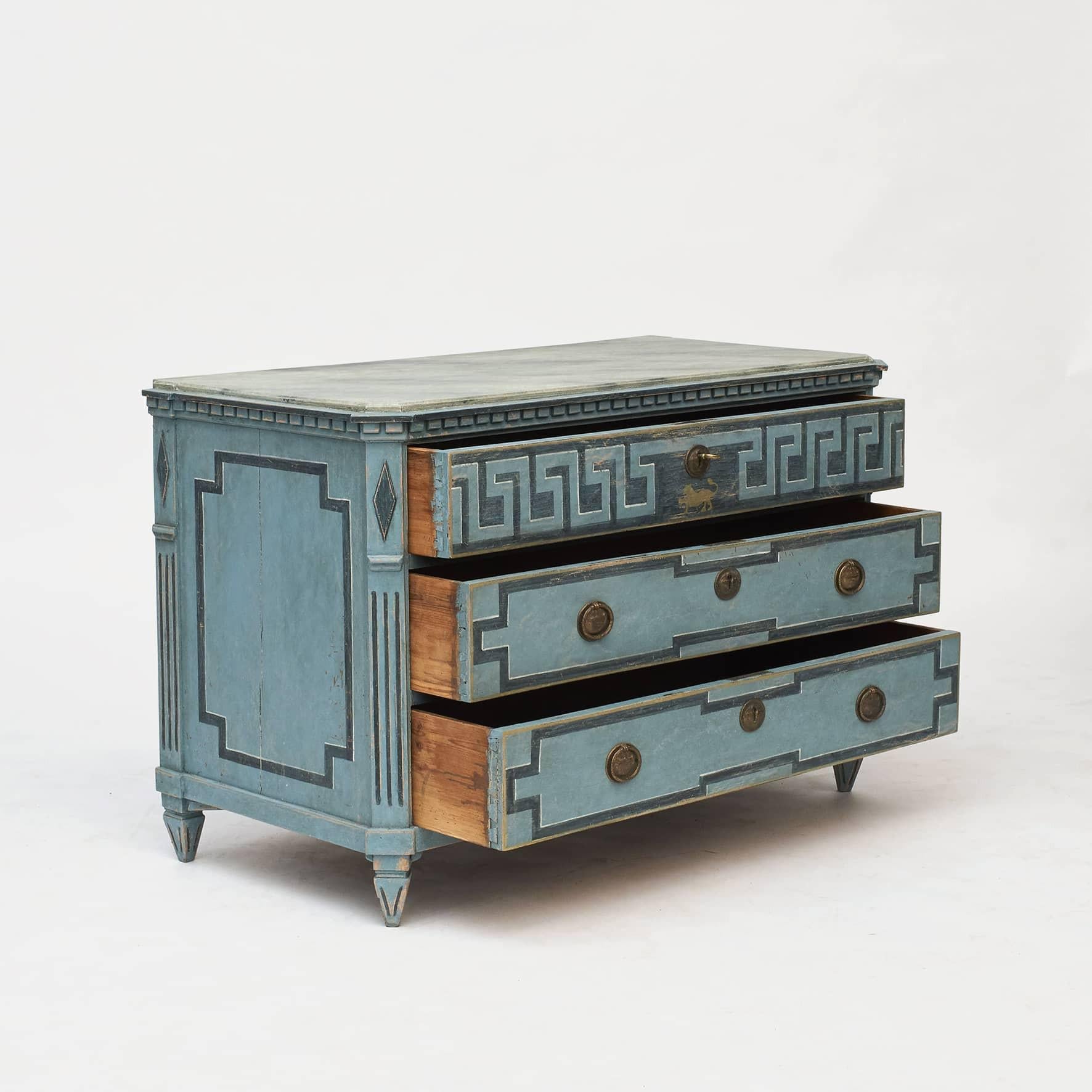Large Gustavian Style Chest of Drawers in Blue Shades In Good Condition In Kastrup, DK