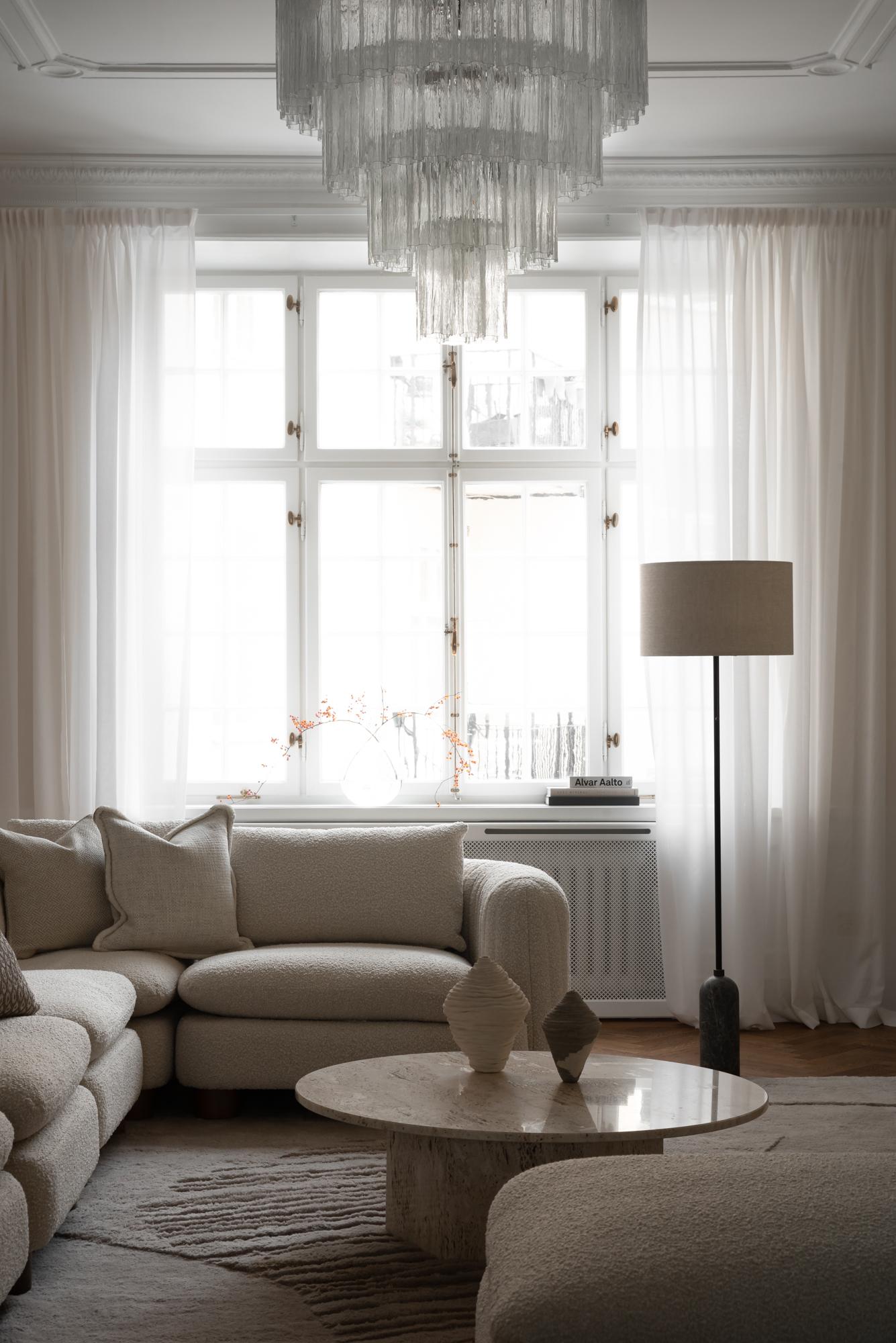 Large Hallway Murano Chandelier in the of style of Venini In Excellent Condition For Sale In Bromma, SE