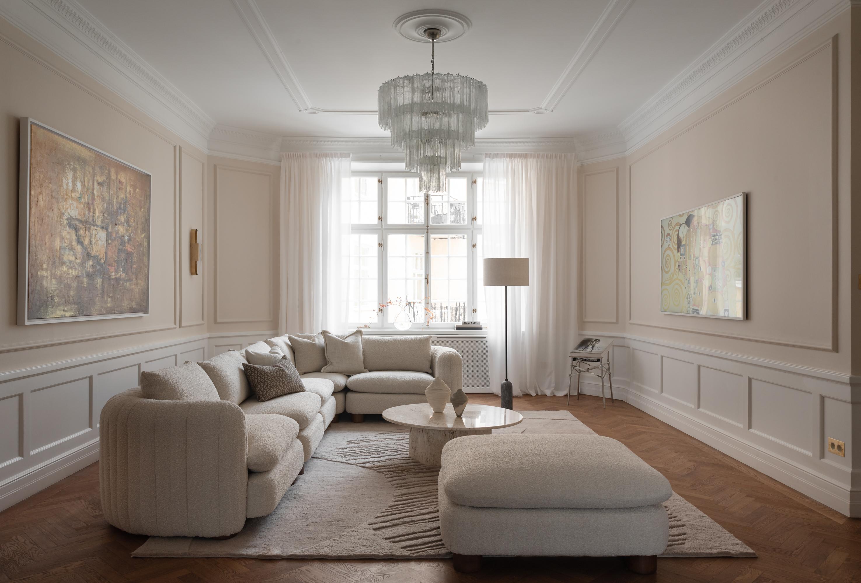 Glass Large Hallway Murano Chandelier in the of style of Venini For Sale