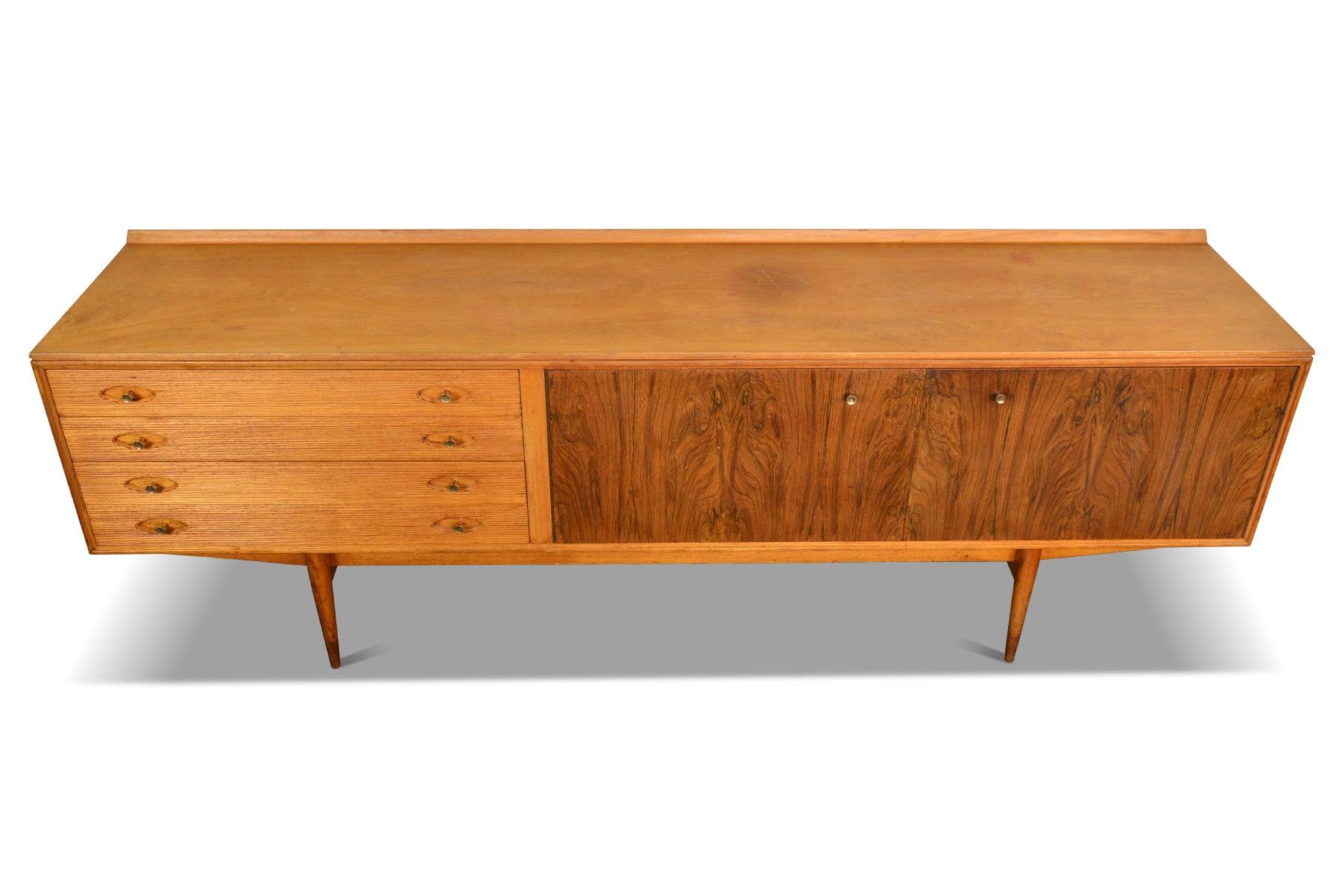 Large Hamilton Credenza In Rosewood + Mahogany By Robert Heritage For Sale 4