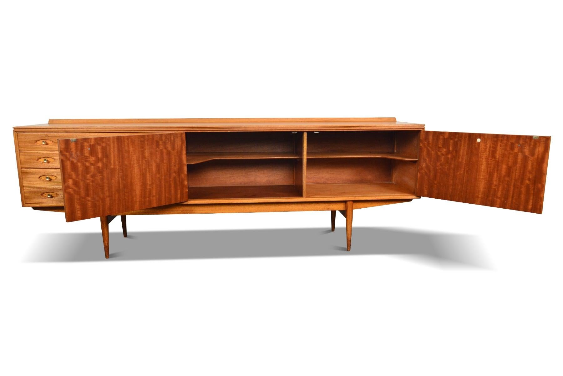 20th Century Large Hamilton Credenza In Rosewood + Mahogany By Robert Heritage For Sale