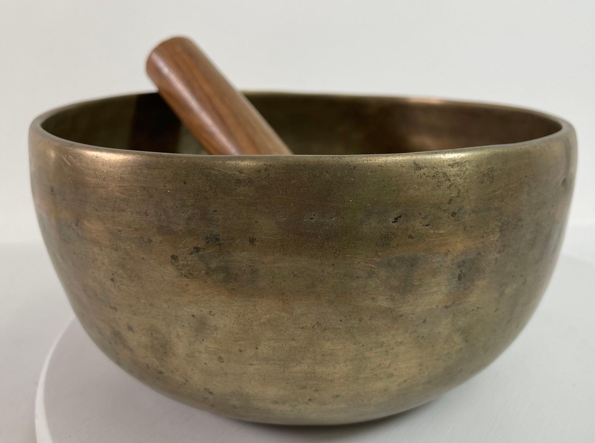 Large Hammered Brass Singing Bowl Nepal 1950s For Sale 1