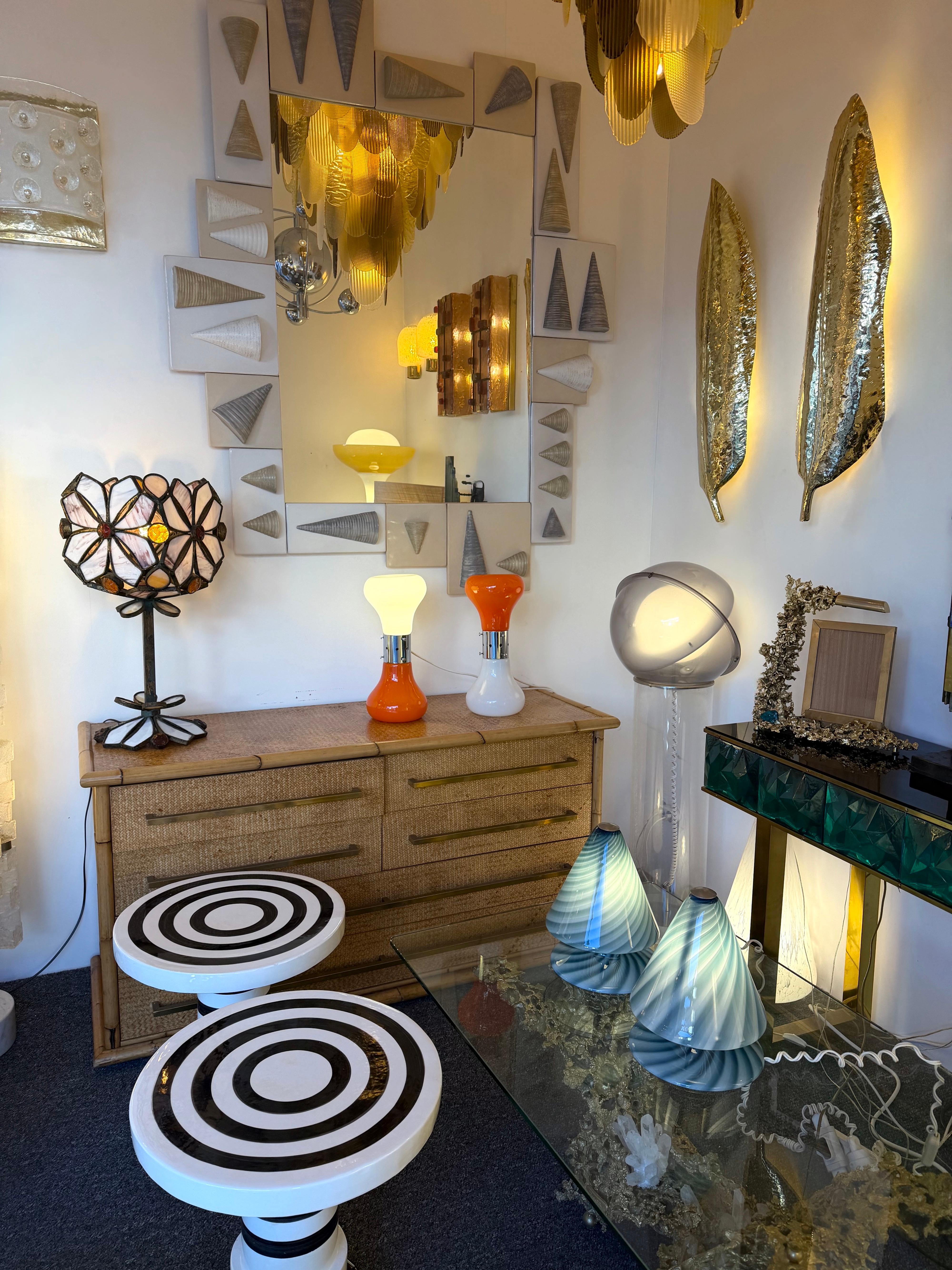 Gran Lámpara Flor de Vidrio Martillado y Hierro Forjado de Longobard, Italia, años 70 Brutalista en venta