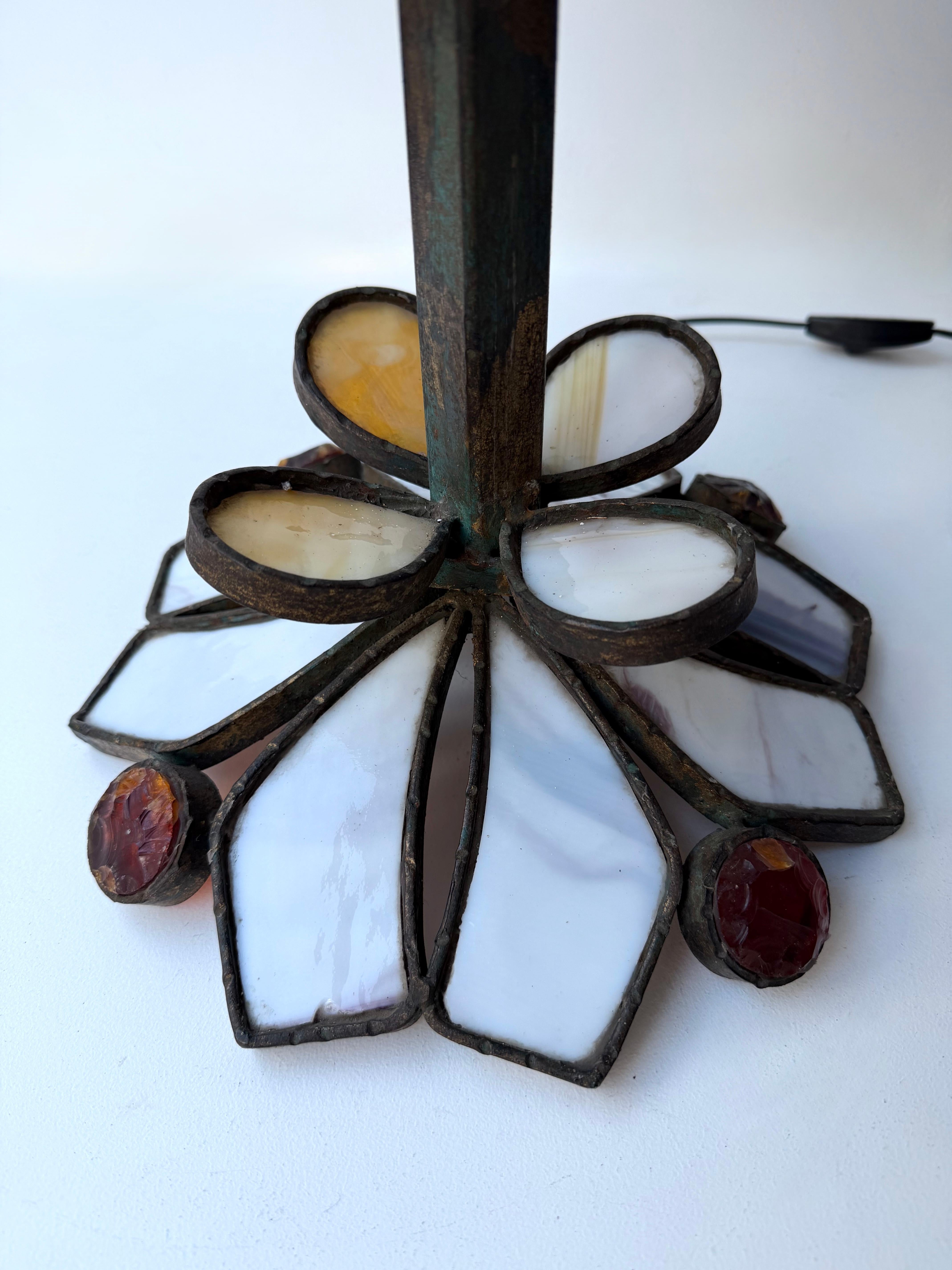 Gran Lámpara Flor de Vidrio Martillado y Hierro Forjado de Longobard, Italia, años 70 en Bueno estado para la venta en SAINT-OUEN, FR